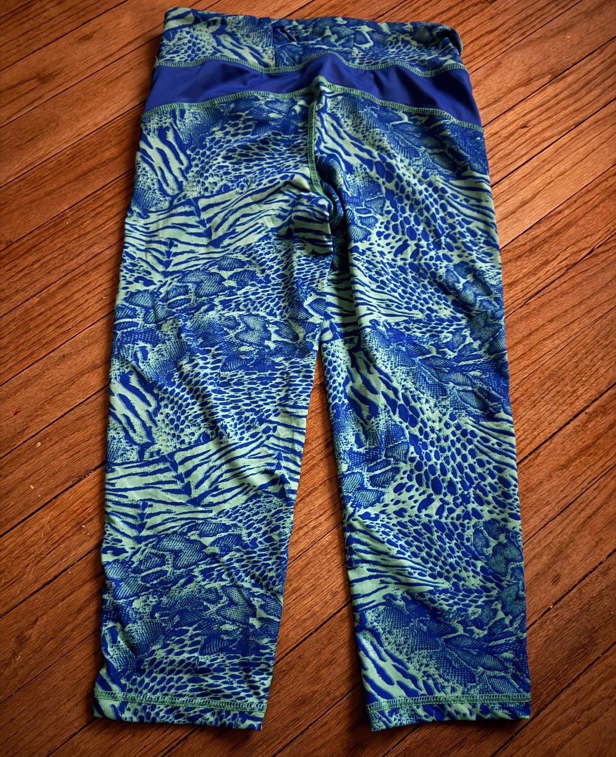 United Arrows Women’s Medium Athletic Capri Leggings Size 32" / US 10 / IT 46 - 2 Thumbnail
