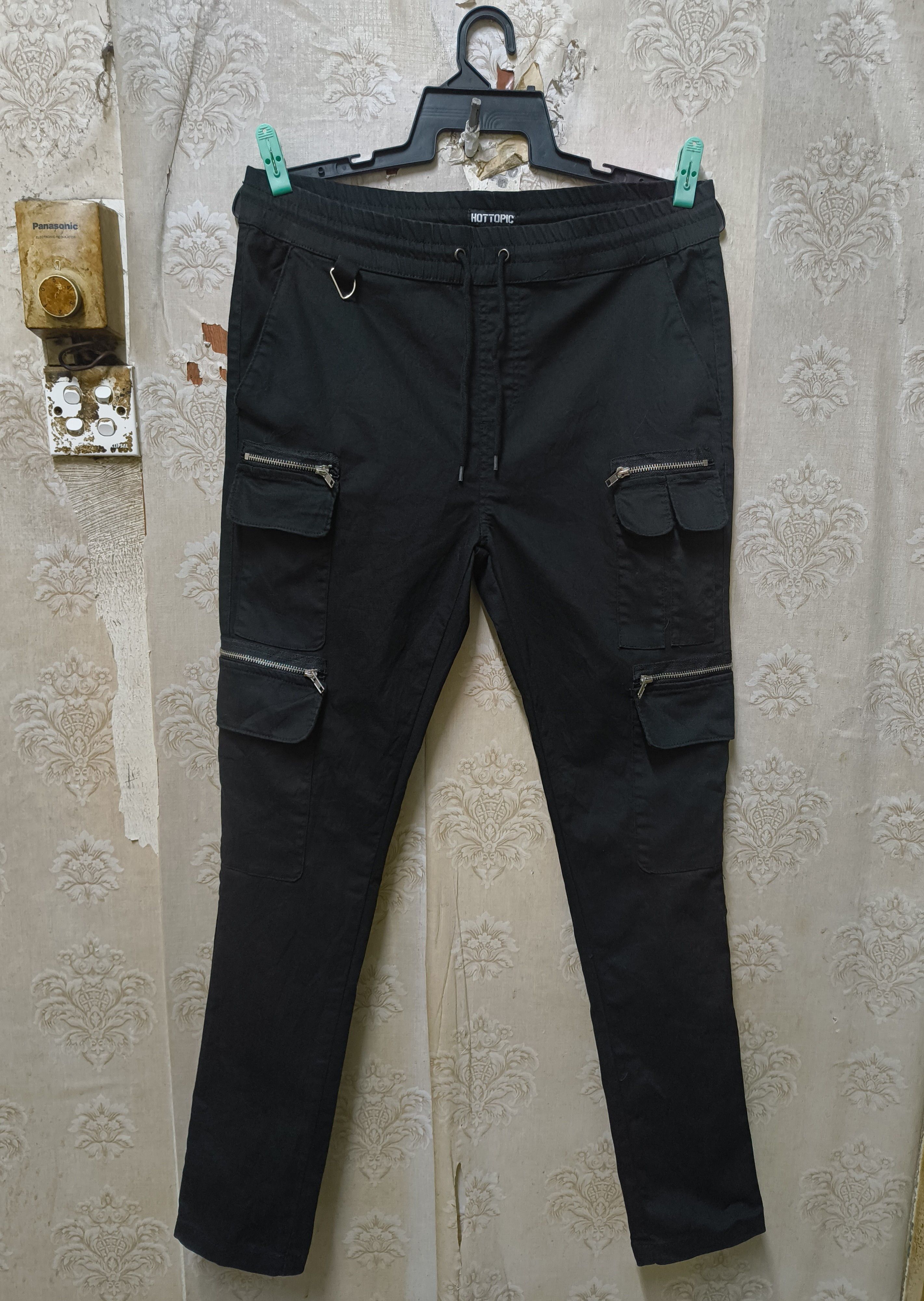 Hot Topic Hot Topic Men’s Black Punk Gothic Cargo Pants Size US 35 - 1 Thumbnail