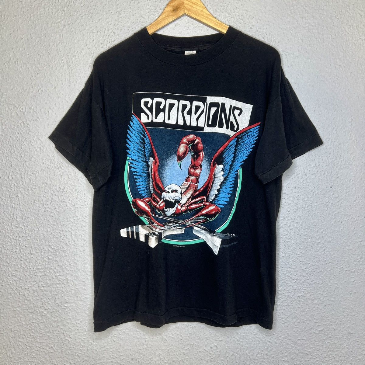 Band Tees Vintage 1990 Scorpions Tshirt Tee Tour 90-91 Crazy World 90s Size US L / EU 52-54 / 3 - 1 Thumbnail