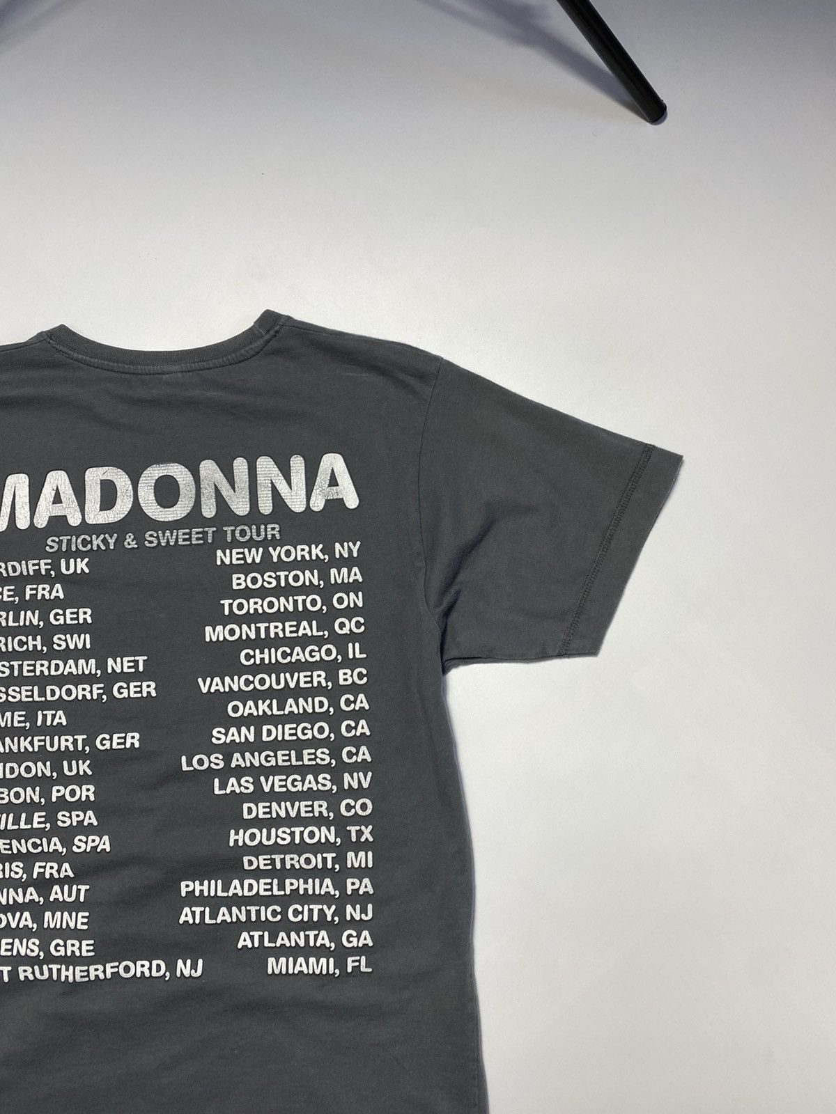 Band Tees × Vintage Vintage Madonna Sticky and Sweet tour tee M Size US M / EU 48-50 / 2 - 11 Thumbnail