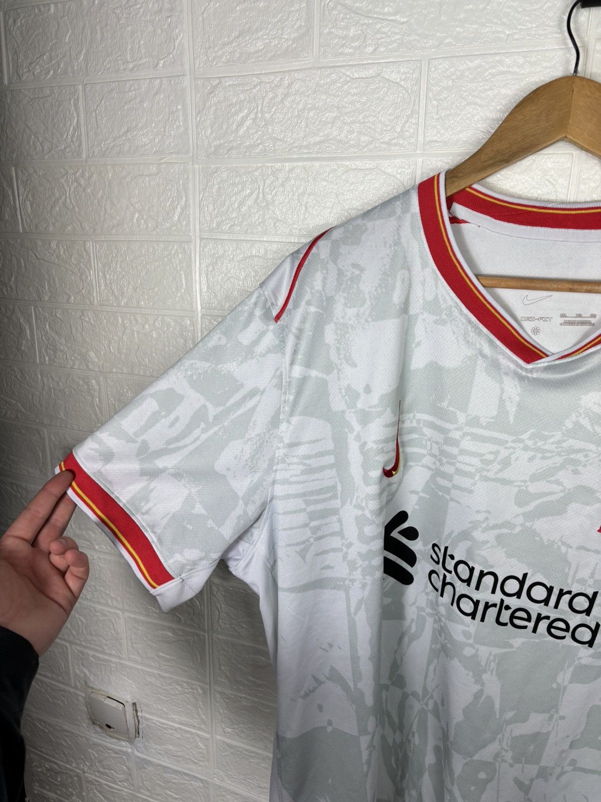 Nike LIVERPOOL 2024 2025 THIRD FOOTBALL SHIRT SOCCER JERSEY NIKE Size US XXL / EU 58 / 5 - 13 Thumbnail