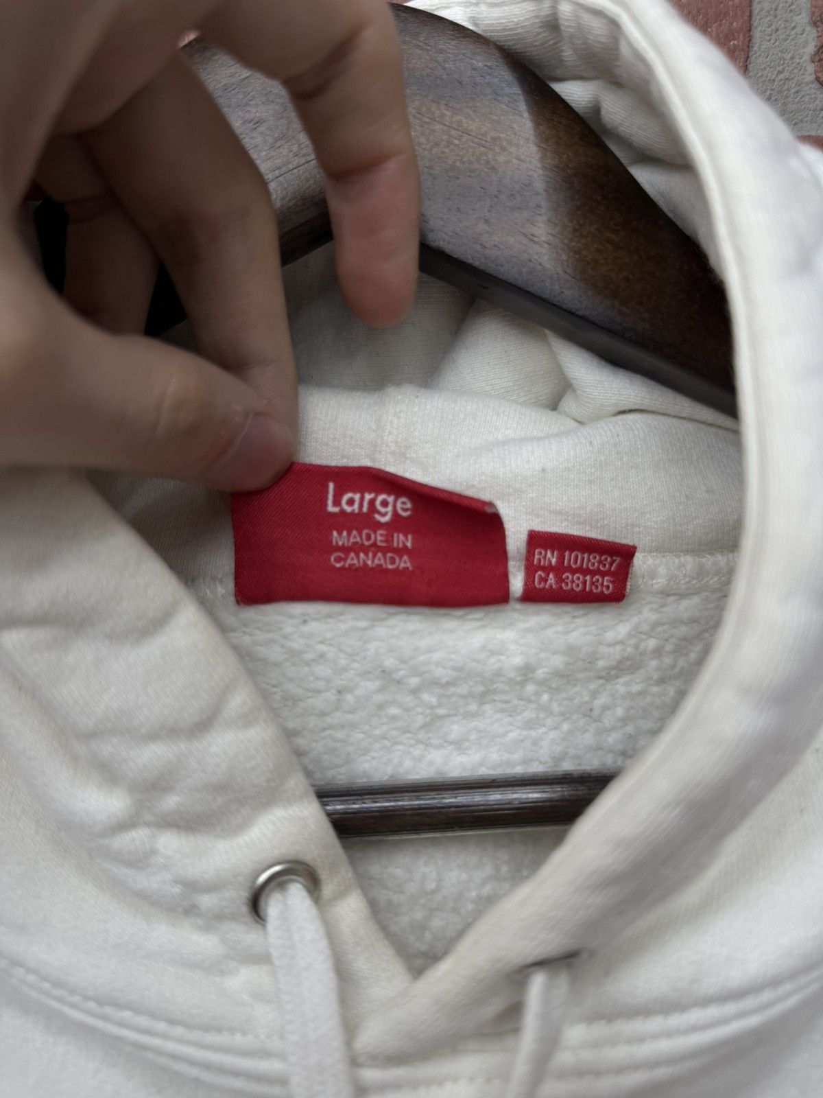 Supreme Supreme Hoodie Pullover White Size Large Pre Owned Size US L / EU 52-54 / 3 - 13 Thumbnail