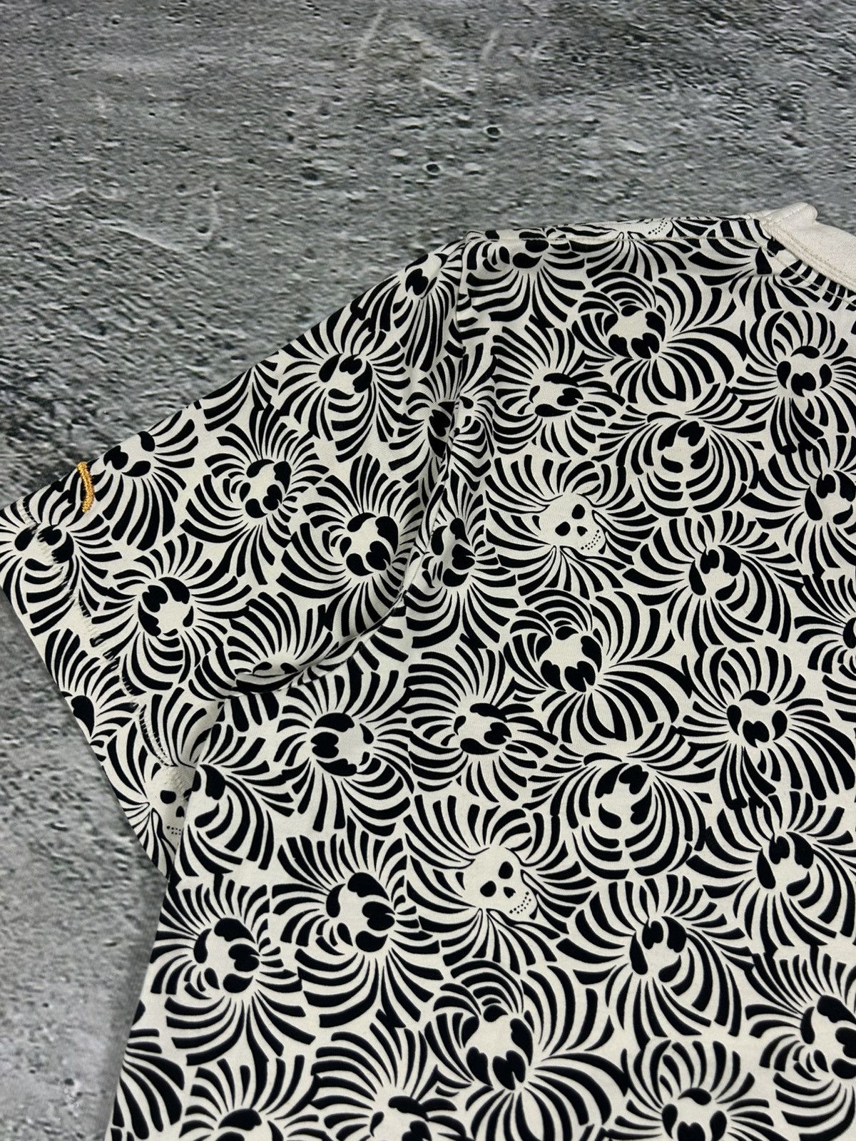 Evisu Evisu t-shirt vintage big logo seagull skull white black Size US L / EU 52-54 / 3 - 9 Thumbnail