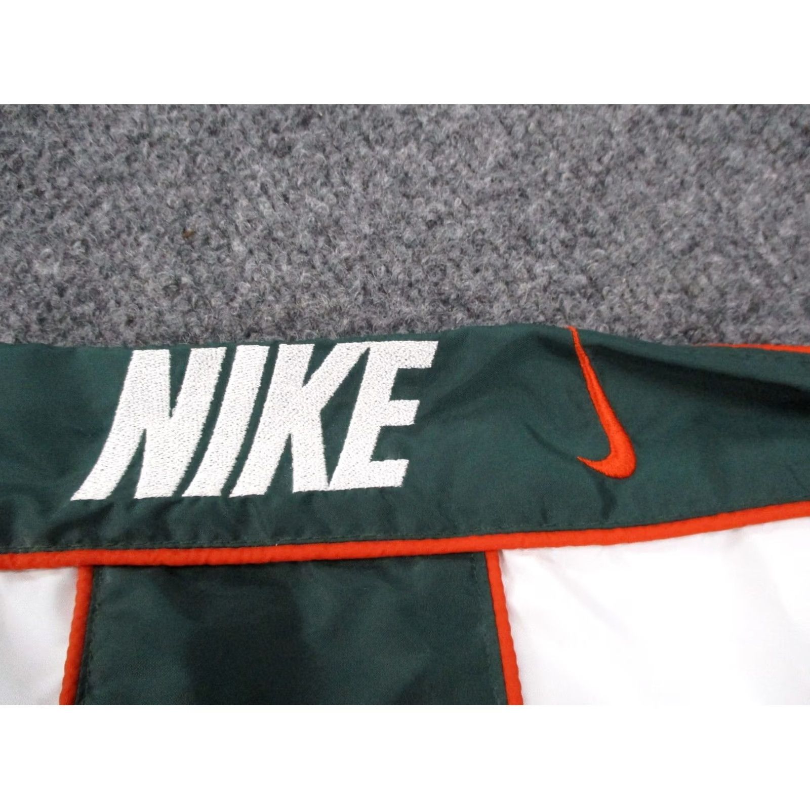 Nike VINTAGE Nike Jacket Mens L White Green Nylon Retro Sport Active Y2K Track Run Size US L / EU 52-54 / 3 - 7 Thumbnail