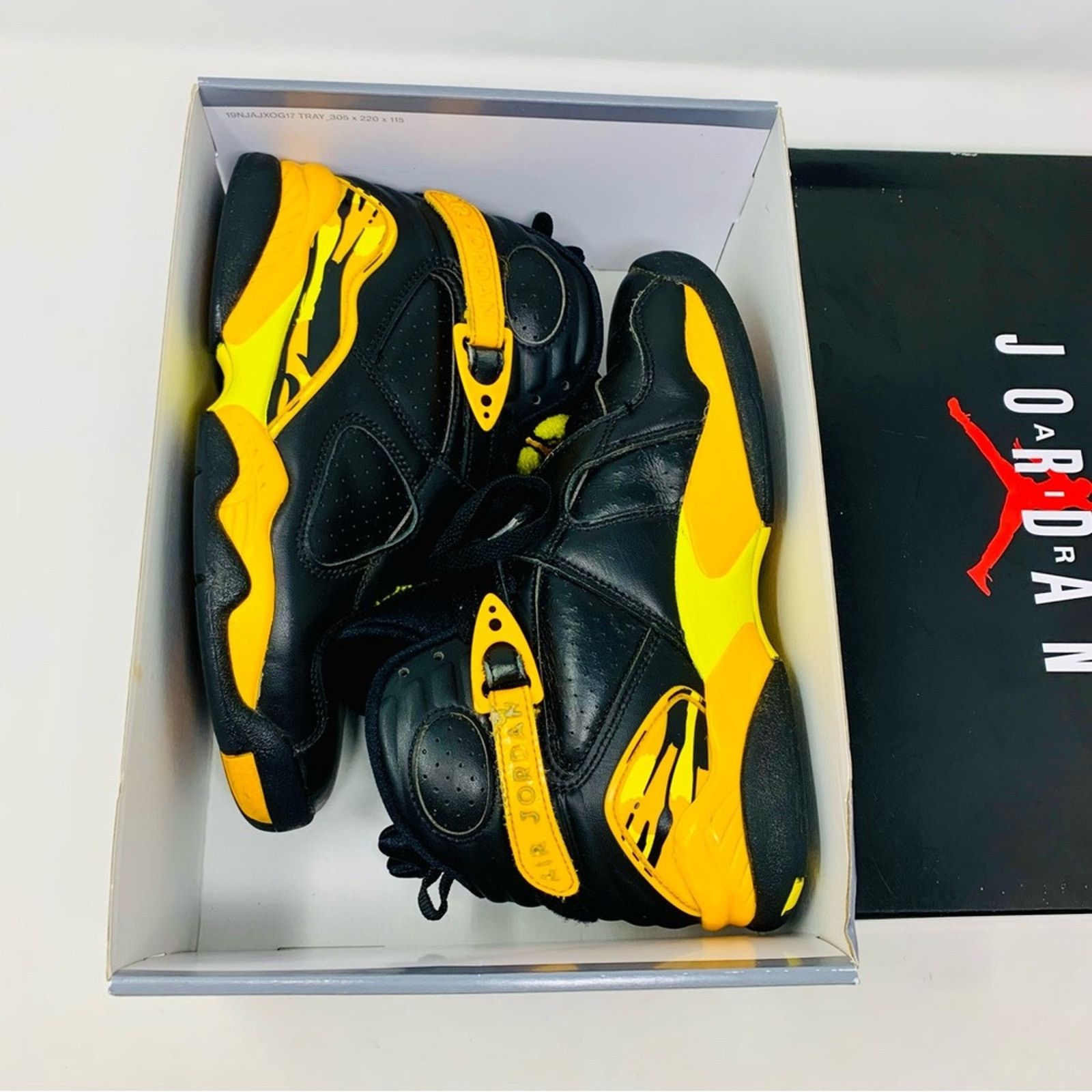 Jordan Brand Jordan 8 Retro 'Taxi' CI1236-007 Womens Size 7 Mens Size 6.5 Size US 7 / IT 37 - 1 Thumbnail