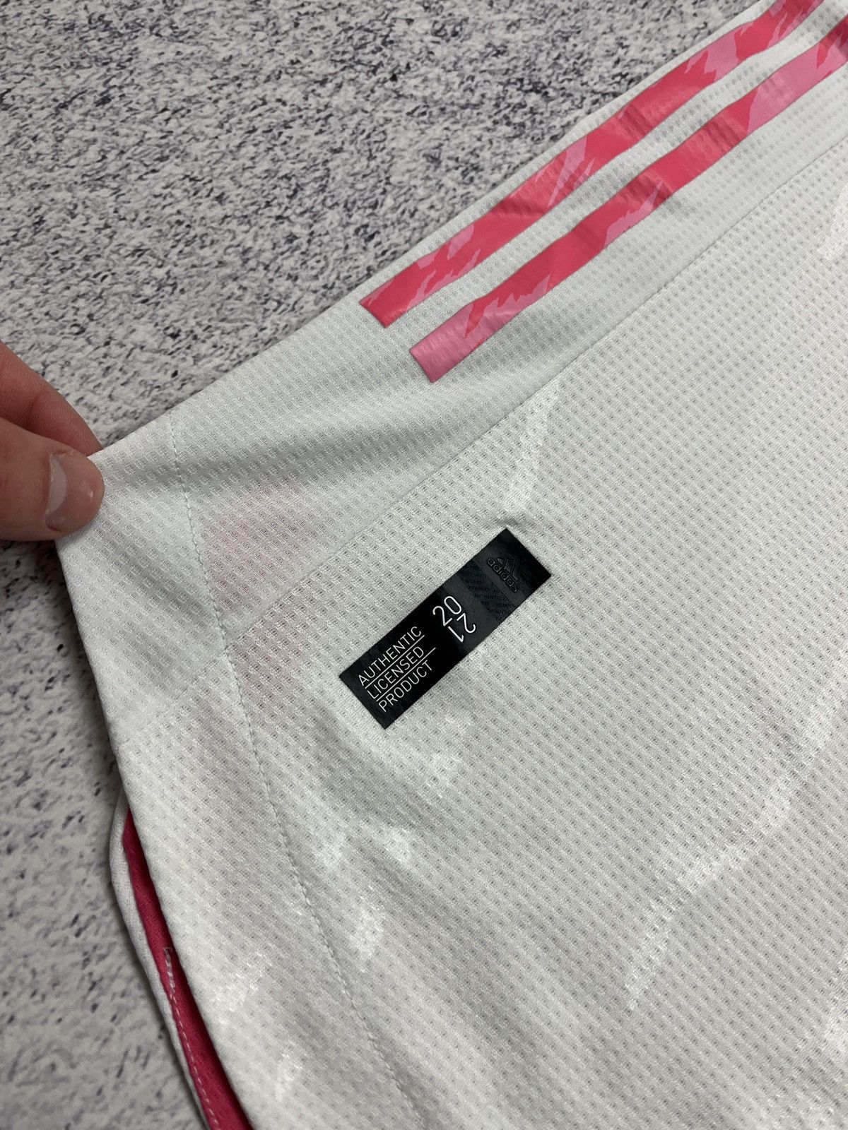 Adidas Real Madrid Adidas 2020/21 Season Player Soccer Jersey Pink Size US M / EU 48-50 / 2 - 6 Thumbnail
