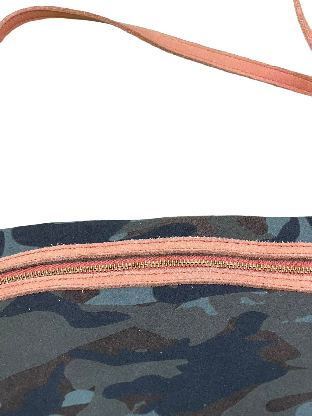 Japanese Brand Full Leather Nouer Cross Body Camo Sling Bag 2🟩 Size ONE SIZE - 16 Thumbnail