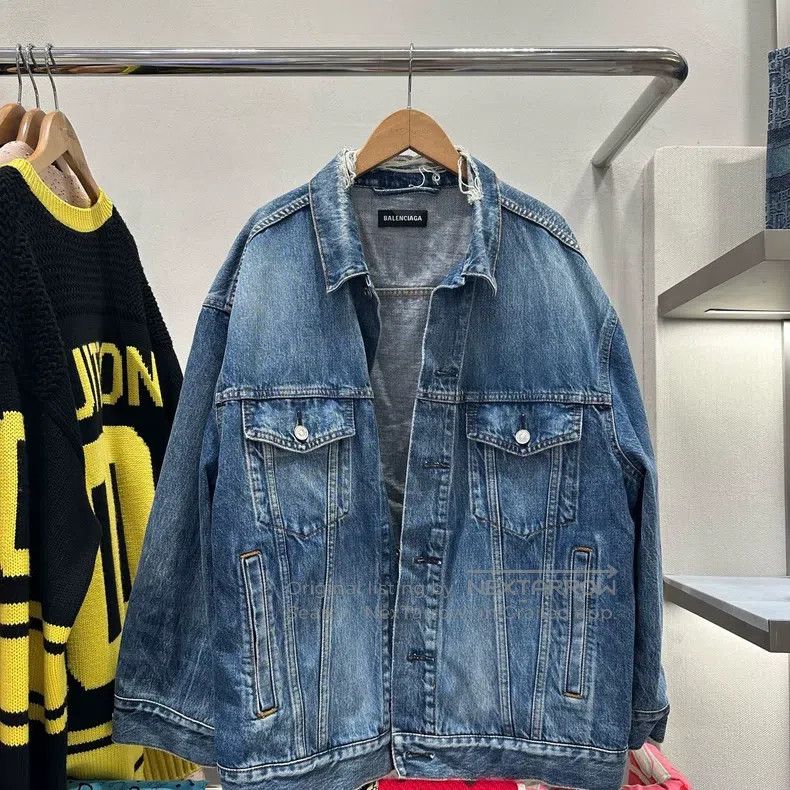Balenciaga Balenciaga Blue wash denim jacket Size US S / EU 44-46 / 1 - 1 Thumbnail