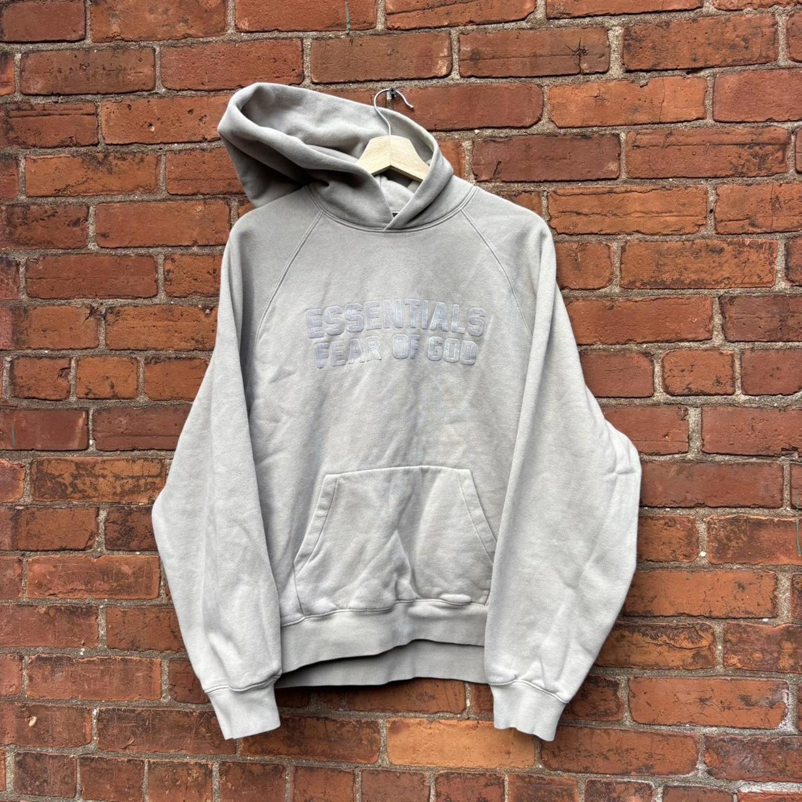 Fear of God essentials fear of god smoke hoodie M Size US M / EU 48-50 / 2 - 1 Thumbnail