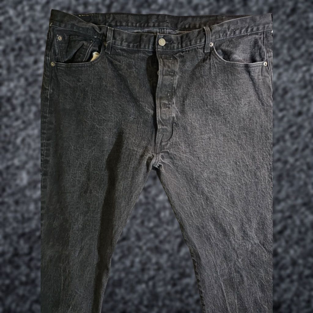 Levi's VINTAGE Levi's 501 XX Jeans Black Cotton Denim Button Fly 44x32 Men's Regular 90s Vintage 501 Series Block Pattern Solid Charcoal Wash Size US 44 / EU 60 - 1 Thumbnail