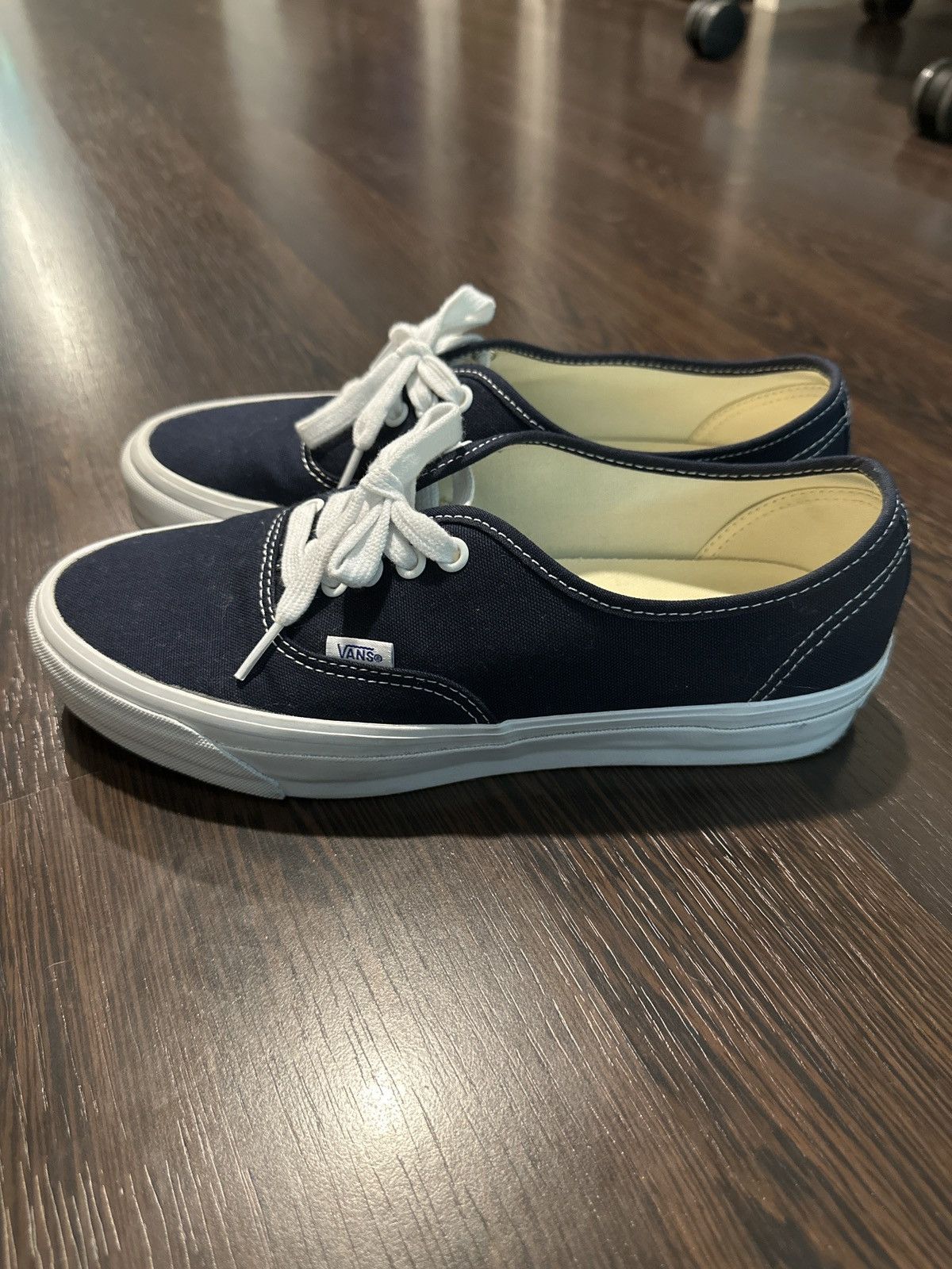 Vans VANS PREMIUM AUTHENTIC NAVY Size US 9 / EU 42 - 4 Thumbnail