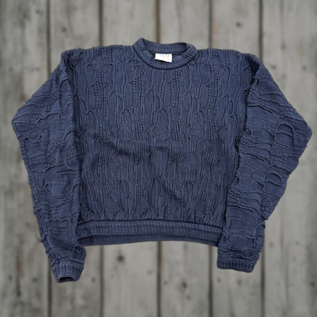 Coogi VINTAGE COOGI Sweater Men's M Pullover Knit Navy Blue 3D Knit Solid Blue 1990s? Size US M / EU 48-50 / 2 - 1 Thumbnail
