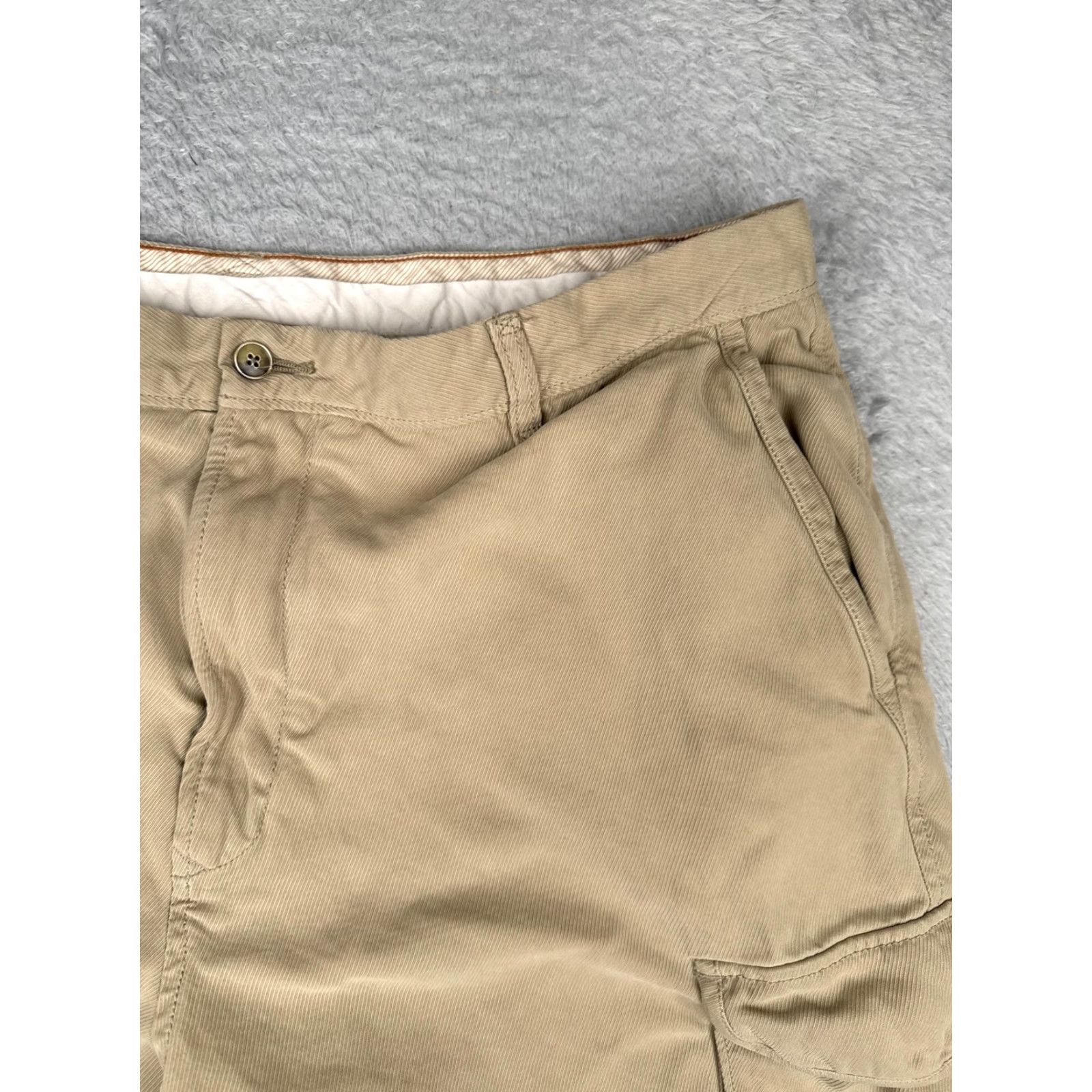 Tommy Bahama Tommy Bahama Cargo Shorts Mens 40 Khaki Tan 100% Silk Flat Front Pockets Beige Beach Classic Vintage No Size US 40 / EU 56 - 5 Thumbnail
