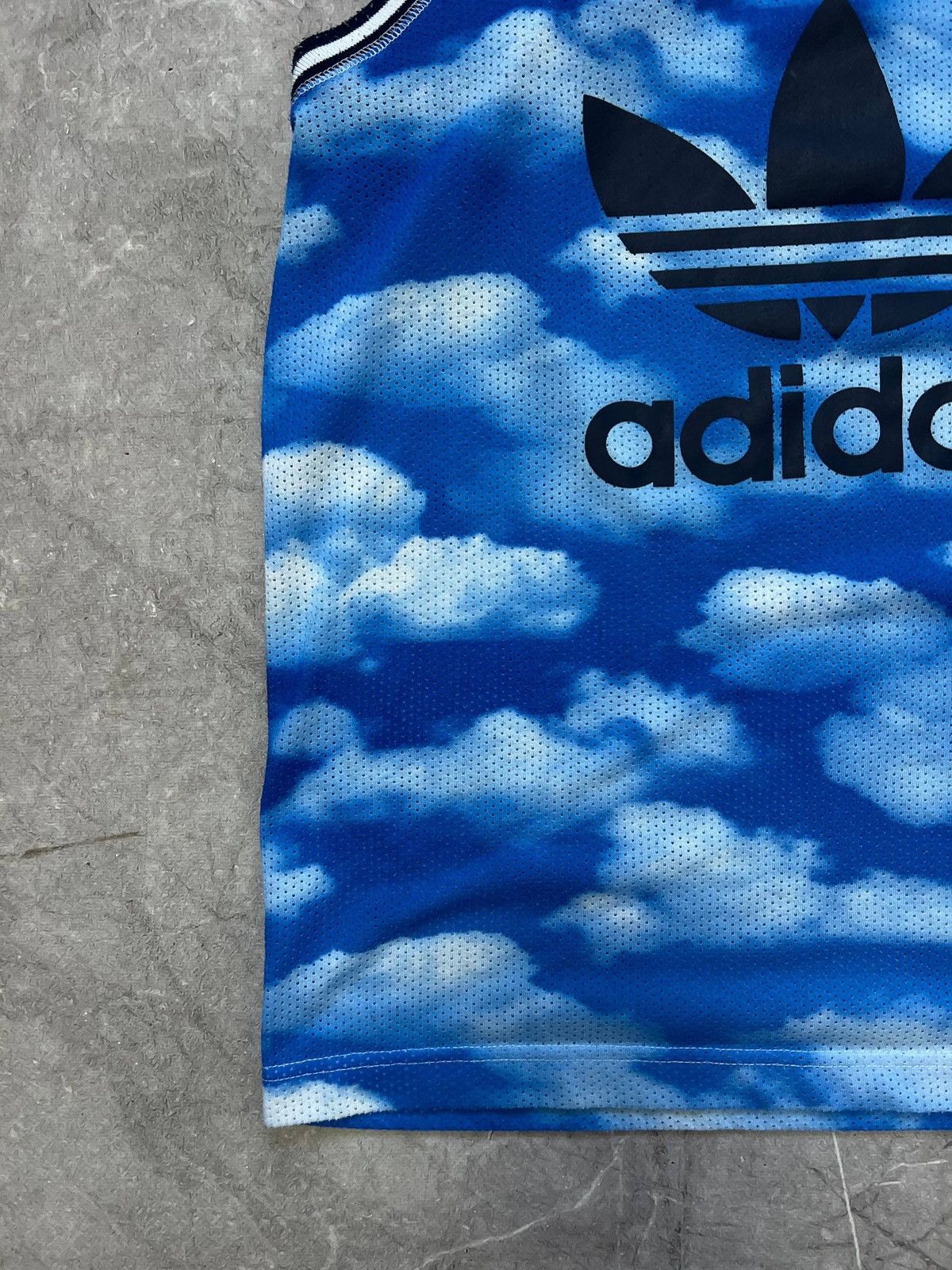 Adidas Adidas Originals T shirt Allover Clouds Vest Basketball S Size US S / EU 44-46 / 1 - 3 Thumbnail
