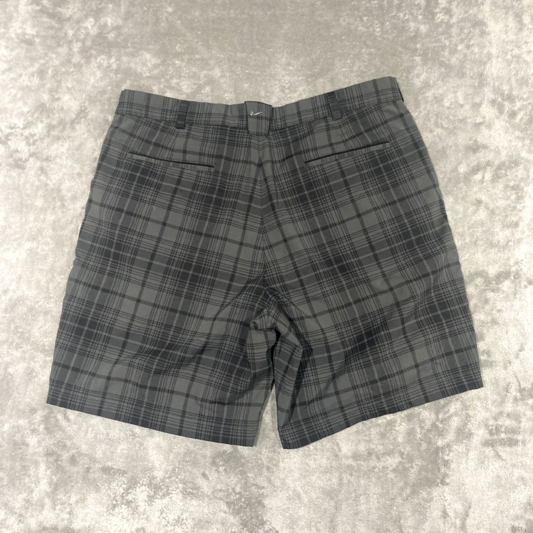 Nike Nike Shorts Mens 36 Black Gray Plaid Dri-Fit Golf Casual Active Size US 36 / EU 52 - 4 Thumbnail
