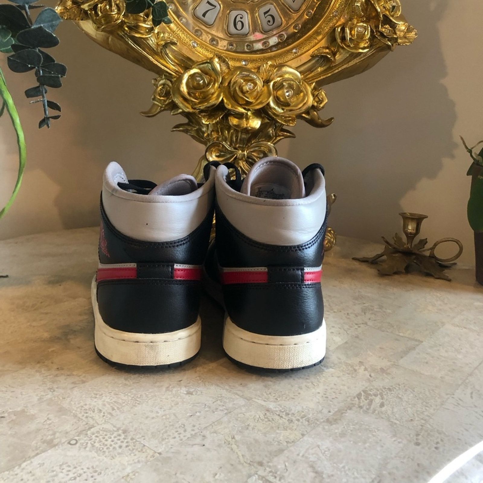 Nike Air Jordans Nike Grey Back and Red size9 Size US 9 / IT 39 - 10 Thumbnail