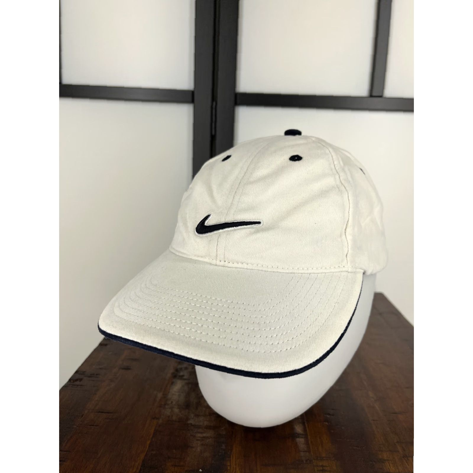 Nike Nike Baseball Cap Hat Adult One Size White Embroidered Stretch Cotton Twill Men Signature Logo Beach Style Baseball Cap 90s? Size ONE SIZE - 4 Thumbnail