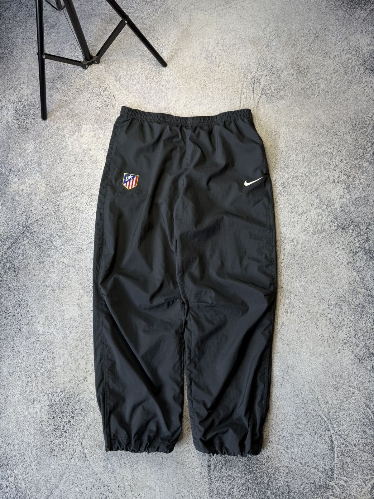 Nike Vintage Nike Atletico Madrid Pants Logo Drill Gorpcore Size US 36 / EU 52 - 1 Thumbnail
