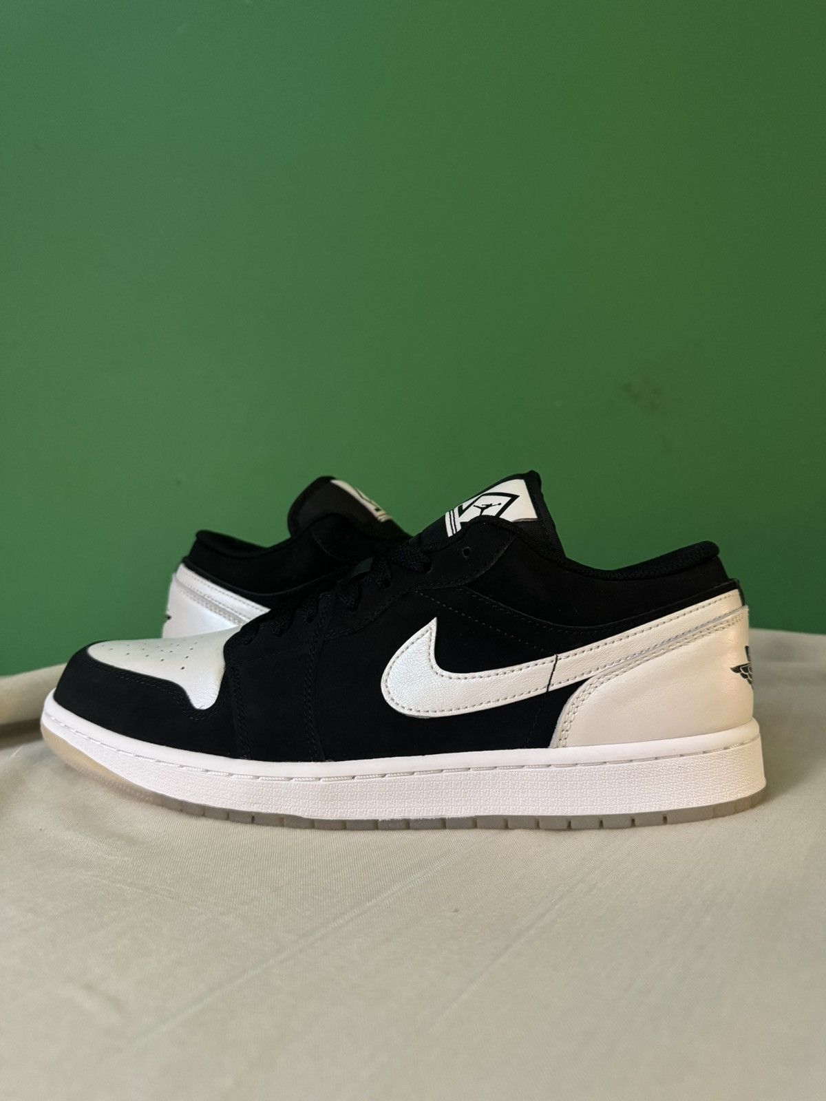 Jordan Brand Jordan 1 low diamond shorts 2022 Size US 11.5 / EU 44-45 - 1 Thumbnail