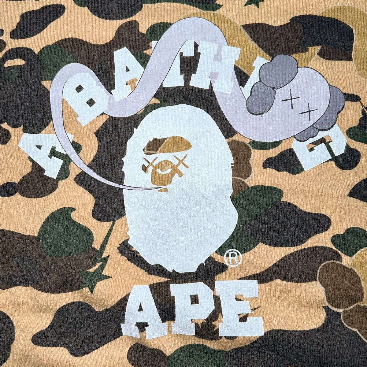 Bape × Kaws Bape x Kaws 1st Camo Bendy S/S Crewneck Size US M / EU 48-50 / 2 - 3 Thumbnail