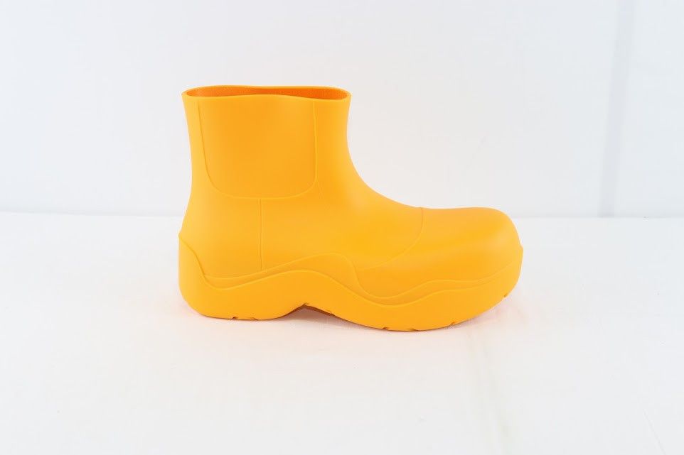 Bottega Veneta o1rshd1 Matt Rubber Puddle Ankle Boot in Tangerine Size US 9 / EU 42 - 4 Thumbnail