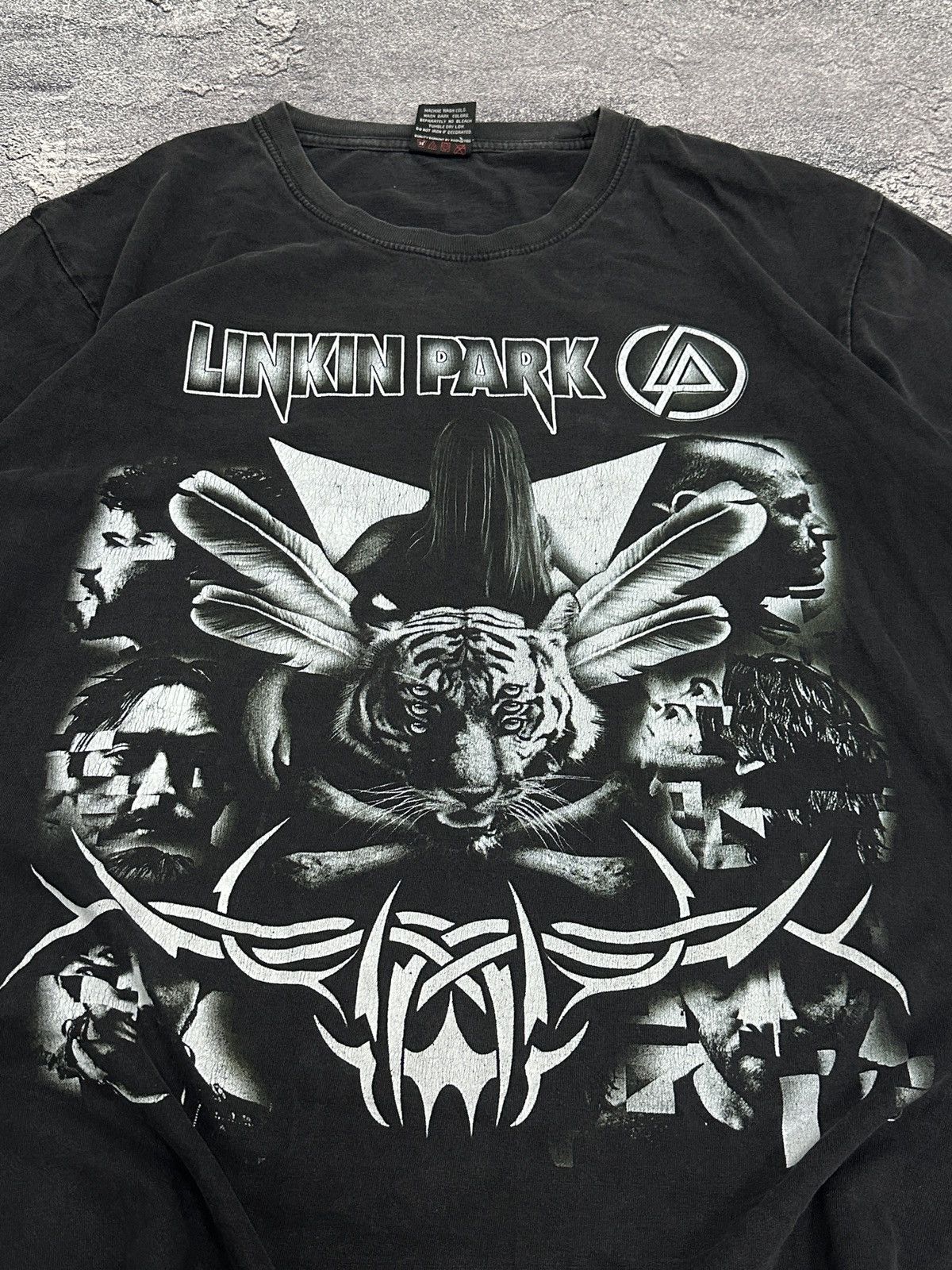 Band Tees × Vintage Vintage Linkin Park Tribal Tattoo Tiger Punk Metal T-Shirt Size US XL / EU 56 / 4 - 2 Thumbnail