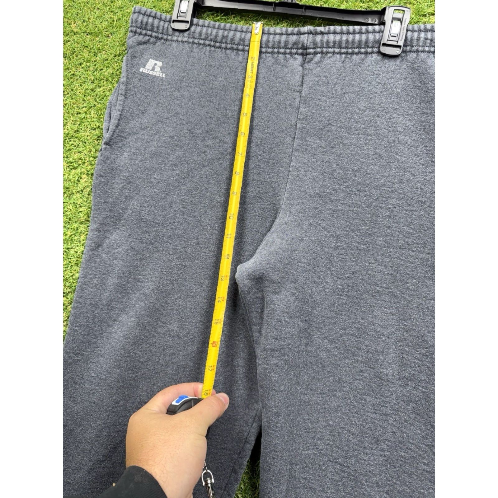Russell Athletic VINTAGE Russell Athletic Sweatpants Mens M Athletic Fit Gray Fleece USA 90s Casual Lounge Pants Mens Size US 31 - 7 Thumbnail