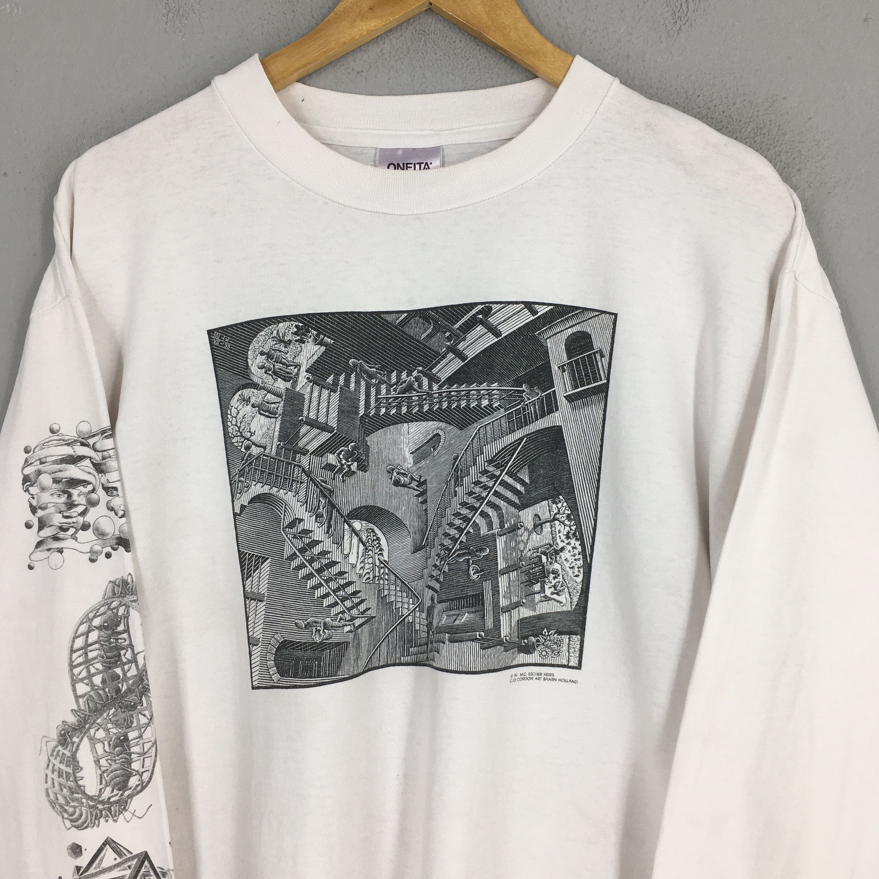 Art Comes First 90s M.C. Escher Relativity Lithograph Artwork White T shirt Size US XL / EU 56 / 4 - 2 Thumbnail