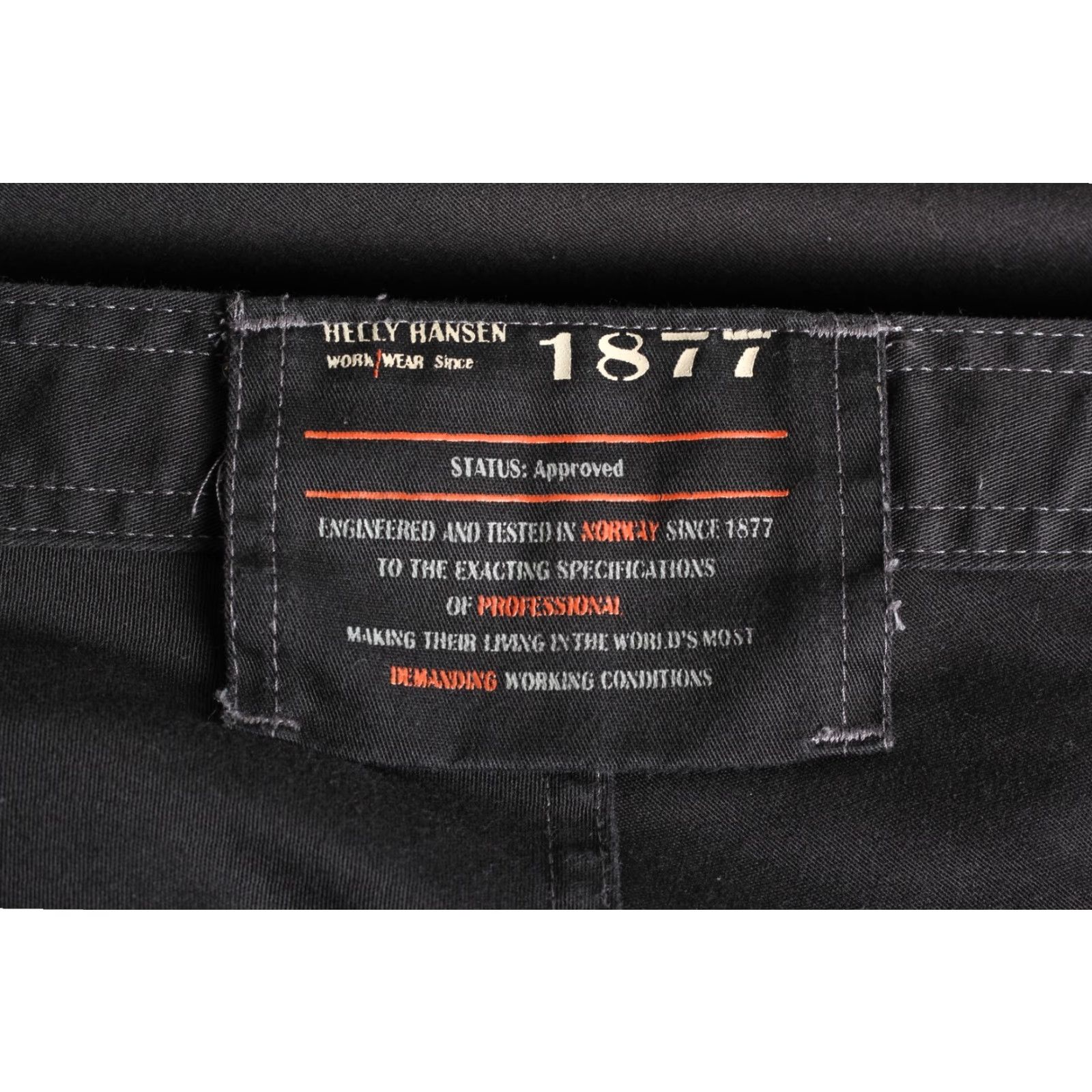 Helly Hansen VINTAGE Helly Hansen Workwear ½ Cargo Shorts Men 56 W39 DZ8139 Cargo Shorts Men 39 in Inseam 22 in Black Grey Mens Size US 40 / EU 56 - 3 Thumbnail