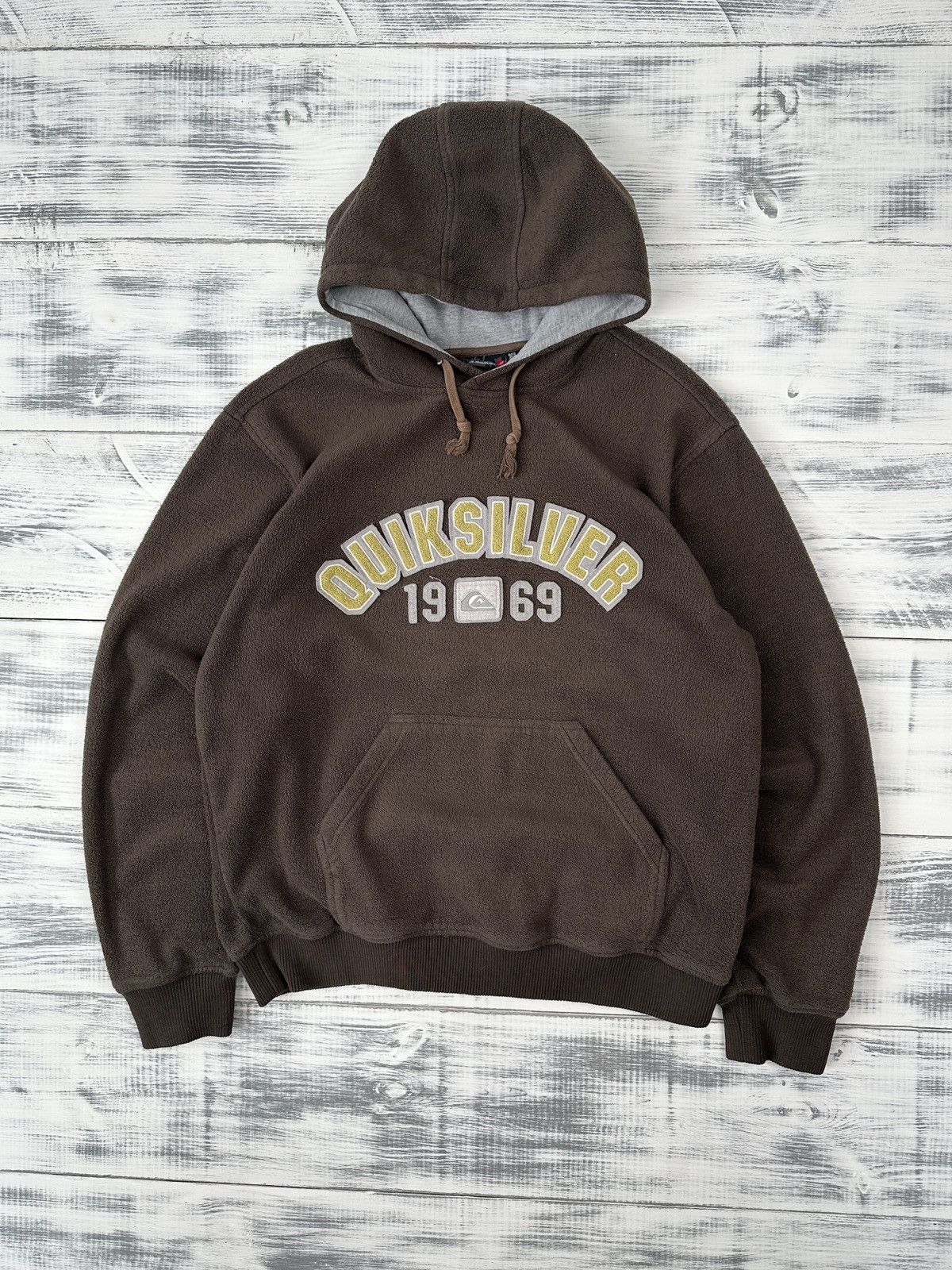 Quiksilver QUIKSILVER Vintage Y2K Brown Fleece Hoodie Big Logo Size XL Size US XL / EU 56 / 4 - 1 Thumbnail