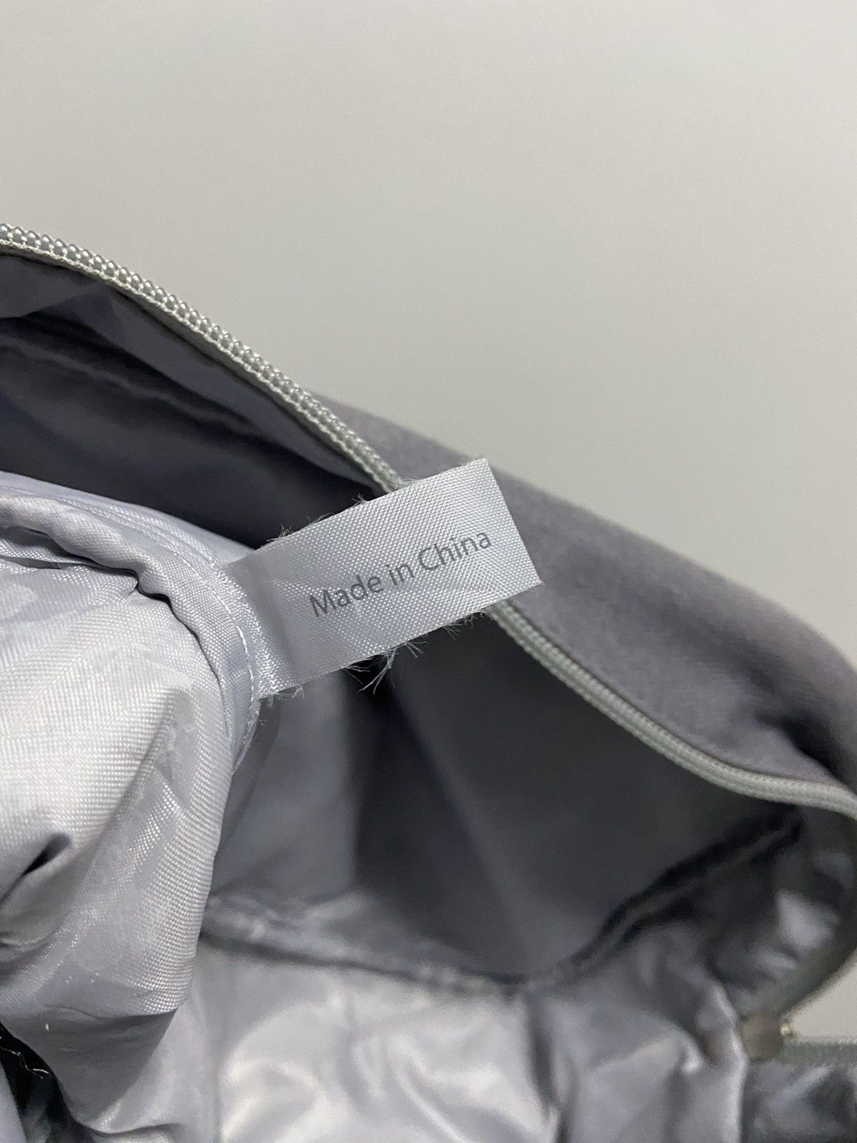Issey Miyake × Vintage Issey miyake pouch small logo bag zip vintage Size ONE SIZE - 9 Thumbnail