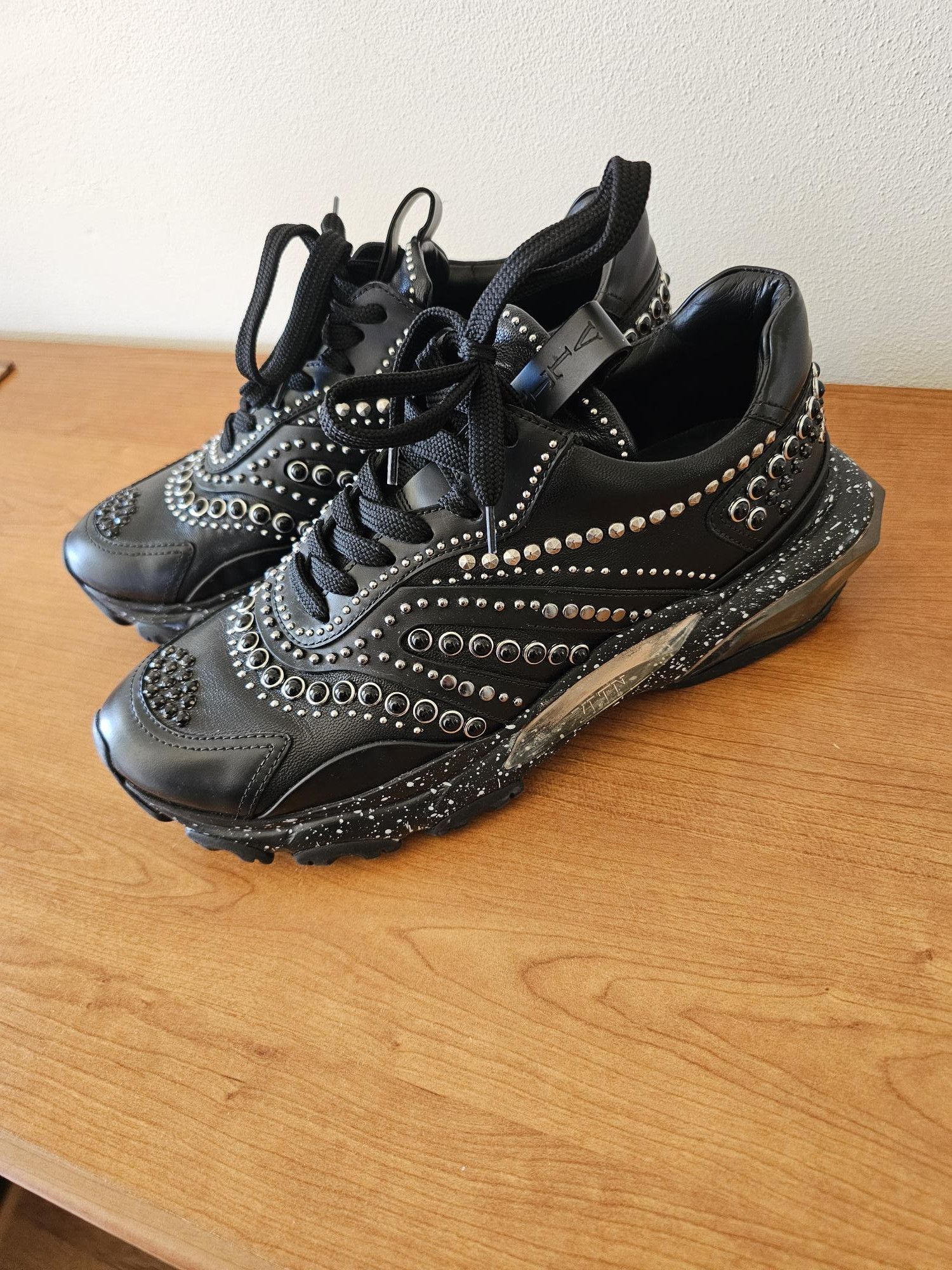 Valentino Garavani sneakers Valentino 40 | Grailed