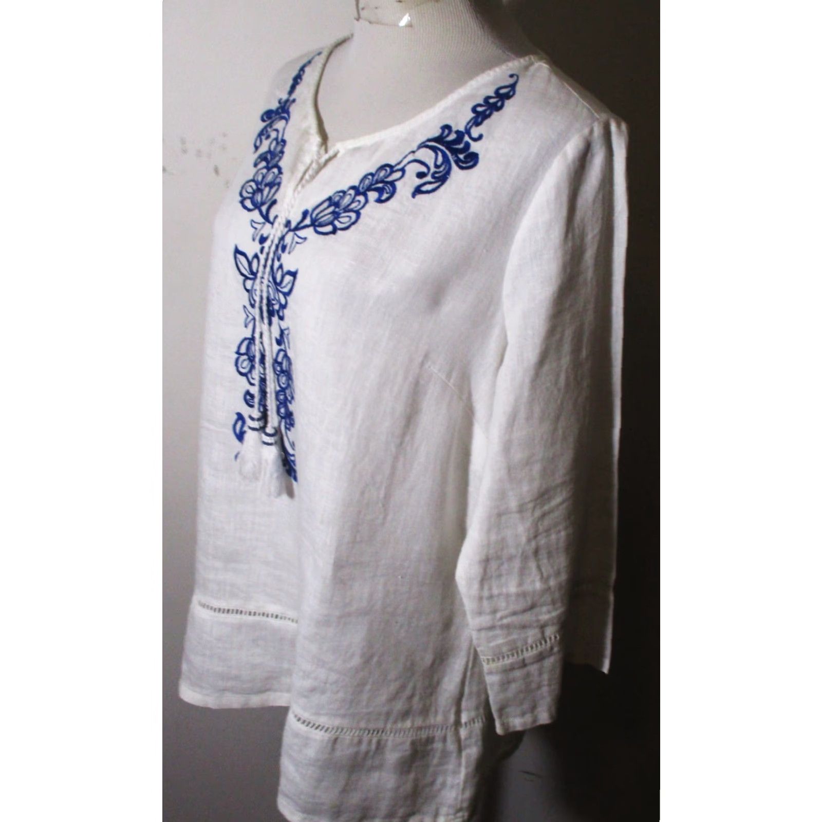 Vintage ARTISANNY White 100% Linen Embroidered Top Size L Shirt Women Adult Top 3/4 Sleeve V-Neck Fall Spring Summer Winter Casual Vintage No N/A Size L / US 10 / IT 46 - 4 Thumbnail
