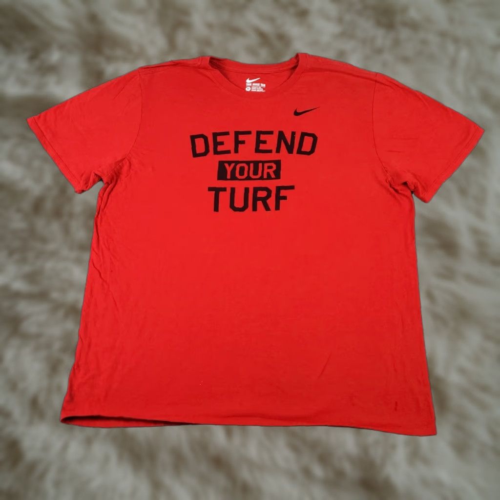 Nike Nike T Shirt Unisex XL Red Defend Your Turf Swoosh Casual Short Sleeve Adult Nike LeBron Logo Modern Sports Shirt Mens Womens Size US XL / EU 56 / 4 - 1 Thumbnail