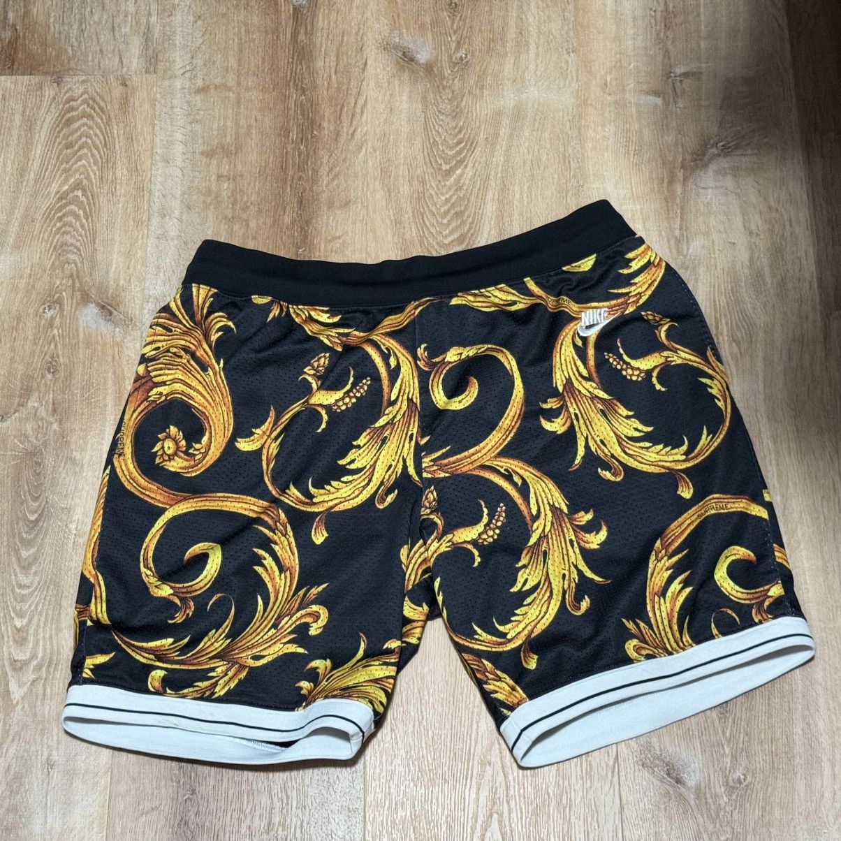 Nike × Supreme Supreme x Nike Foamposite Versace Shorts Size US 34 / EU 50 - 1 Thumbnail