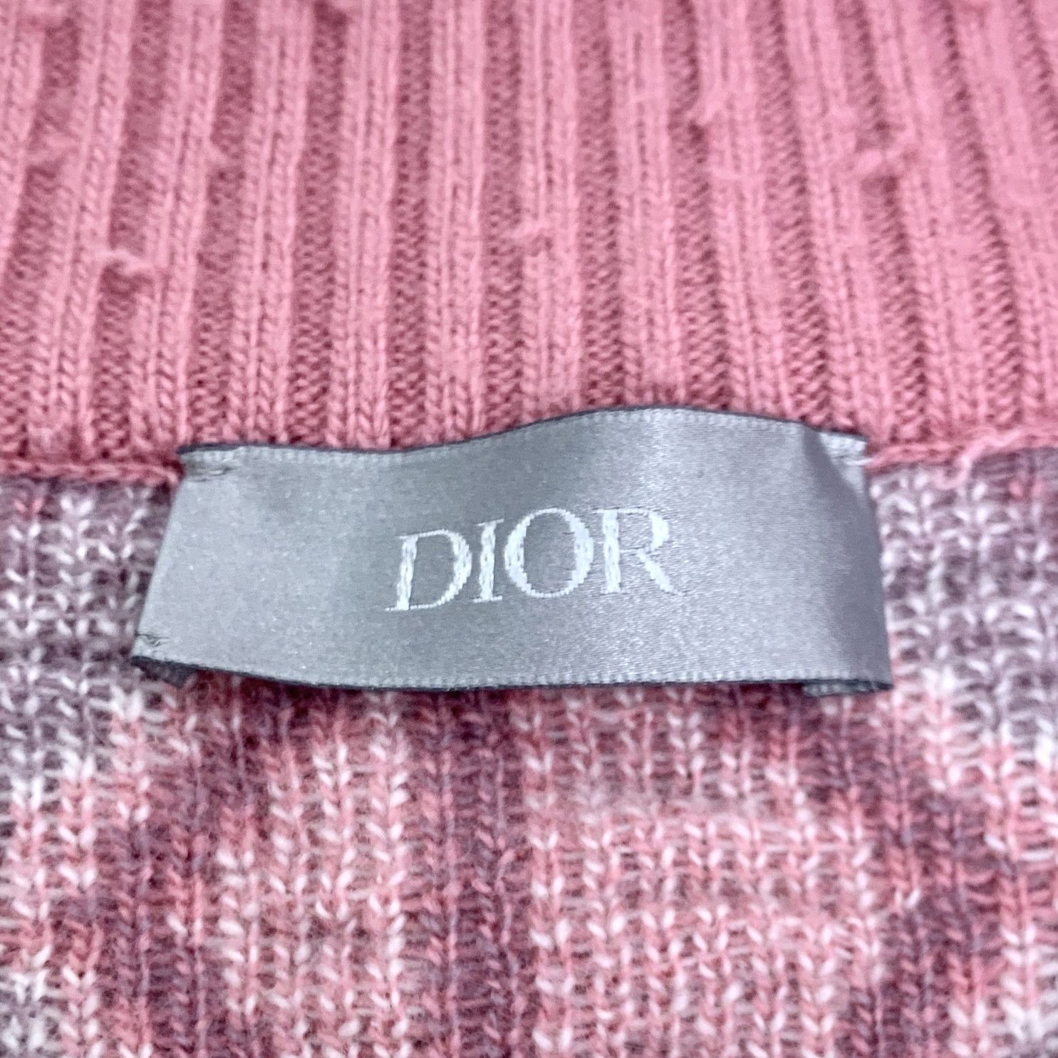 Dior Dior Pink Diamond-Pattern Wool V-Neck Knit (Size S) Size S / US 4 / IT 40 - 2 Thumbnail
