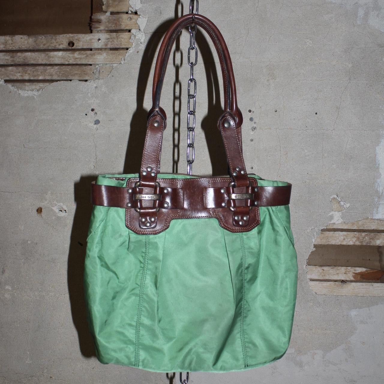 Diesel DIESEL 2000s Green Nylon Shoulder Bag Leather Straps Size ONE SIZE - 1 Thumbnail