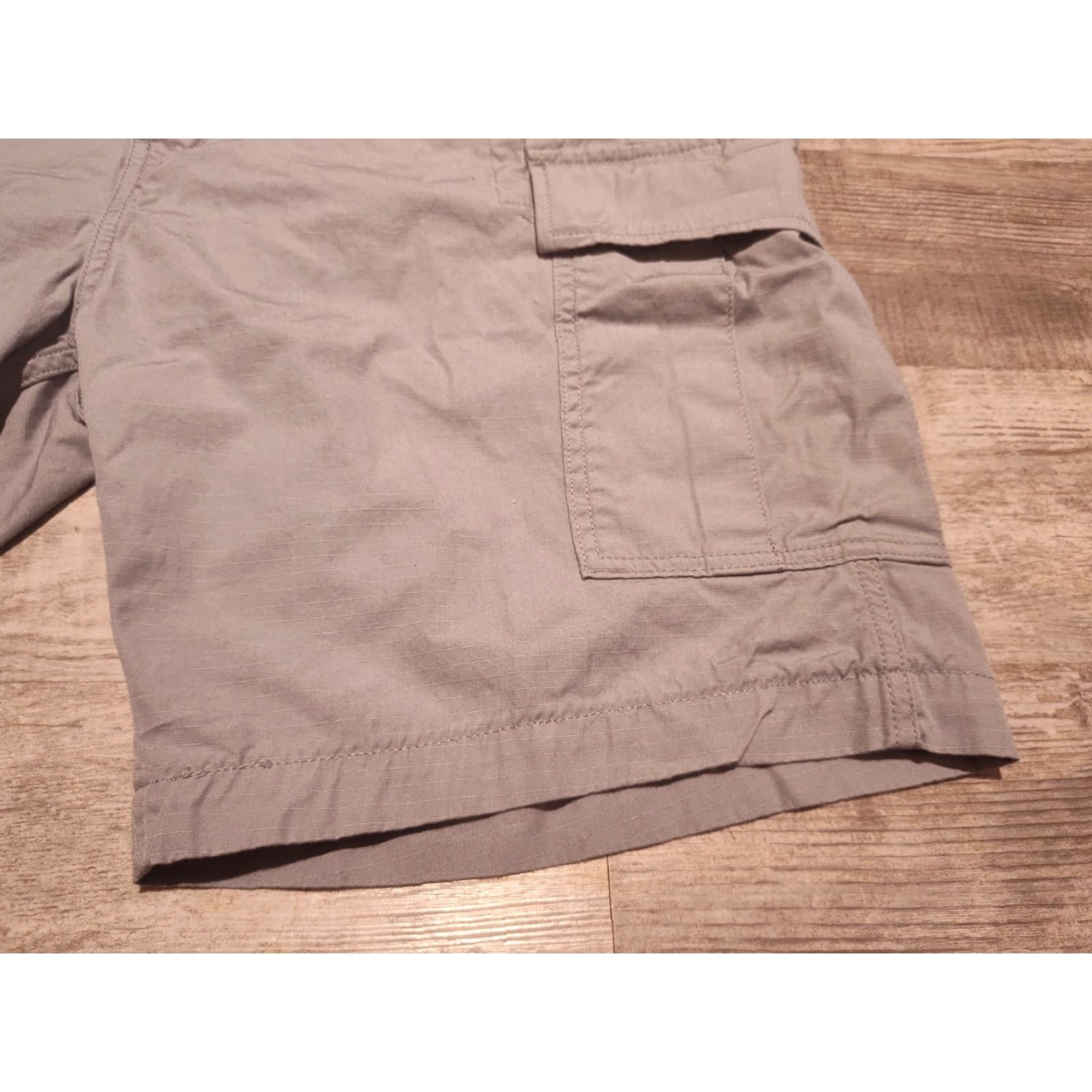 Levi's Levi's Mens Cargo Shorts 40 Gray Lightweight Cotton Ripstop 9" Inseam Casual Workwear Size US 40 / EU 56 - 2 Thumbnail