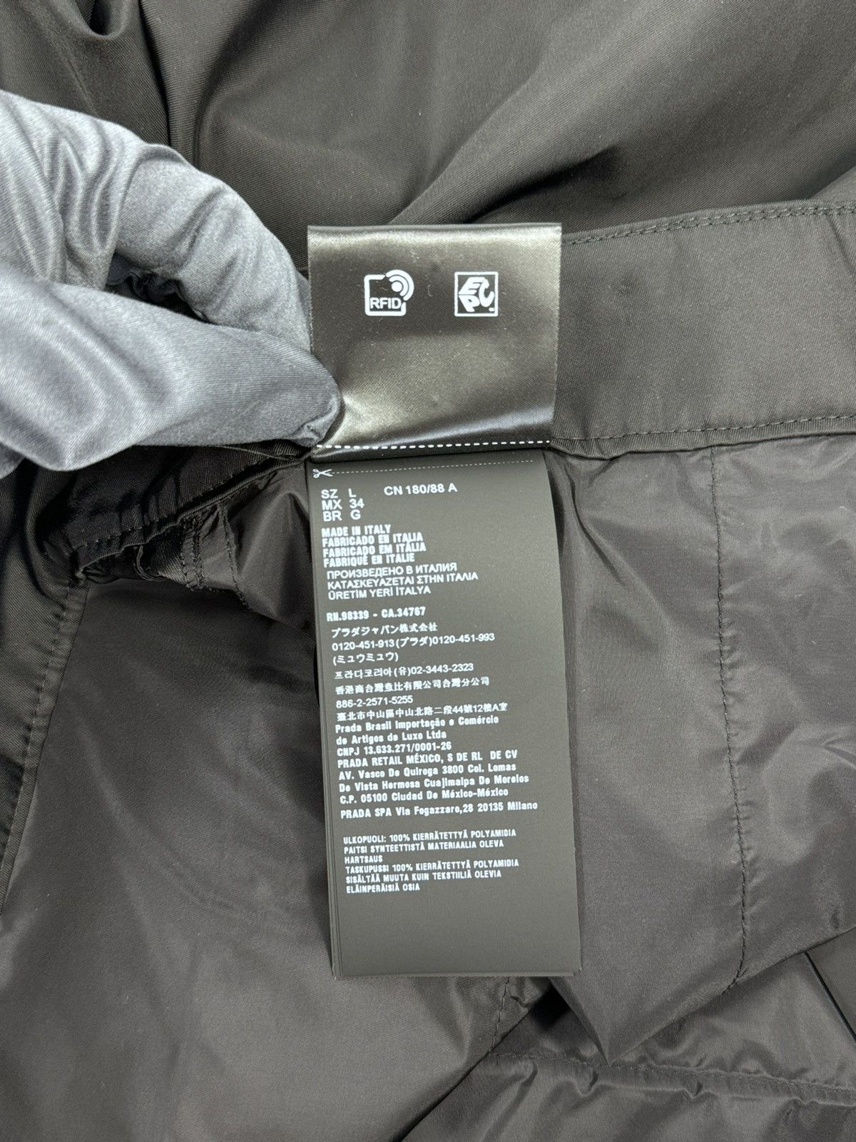 Prada PRADS PANTALONE IDROREATT NYLON CARGO TROUSERS Size US 34 / EU 50 - 9 Thumbnail