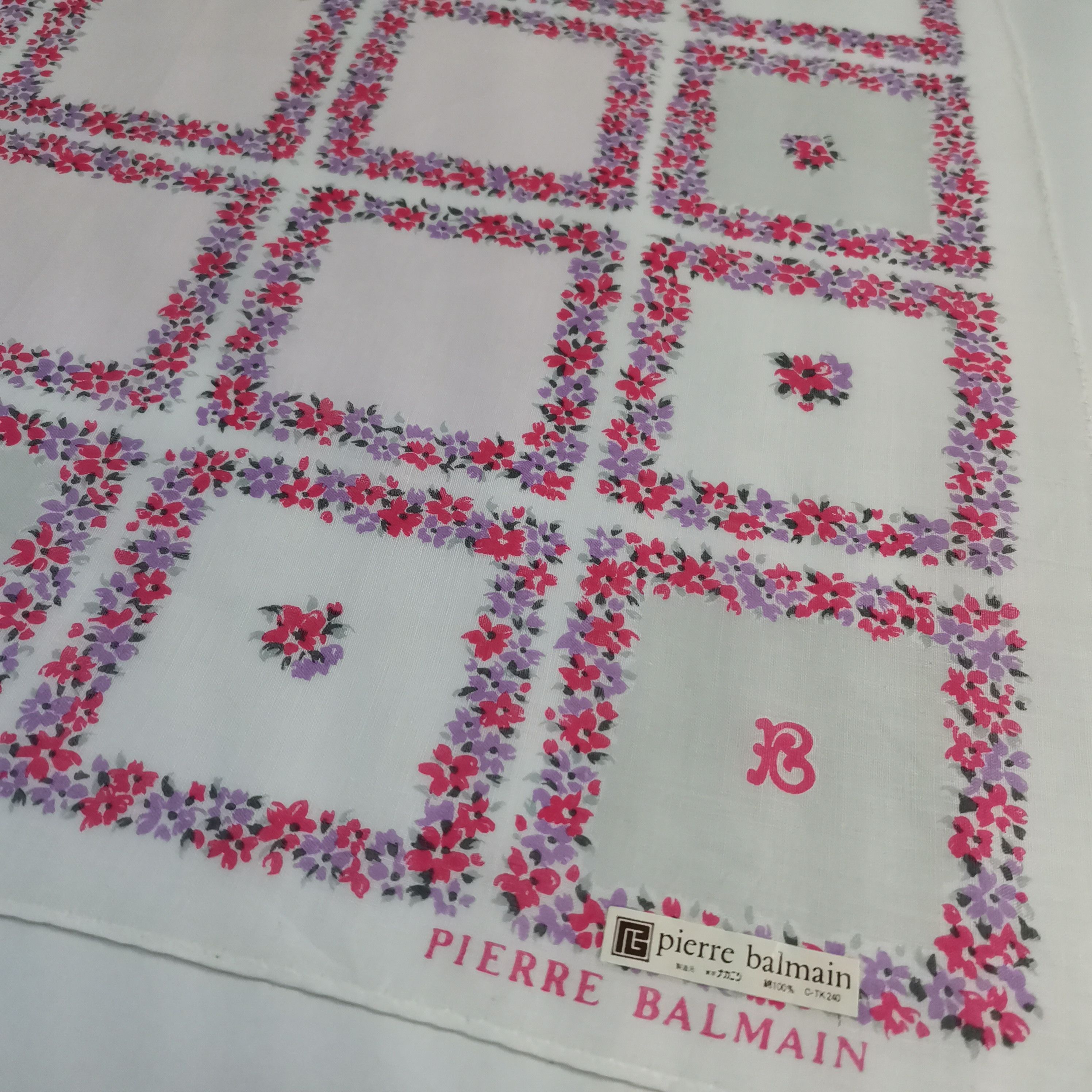 Pierre Balmain PIERRE BALMAIN HANDKERCHIEF/ BANDANA/ SCARF Size ONE SIZE - 7 Thumbnail