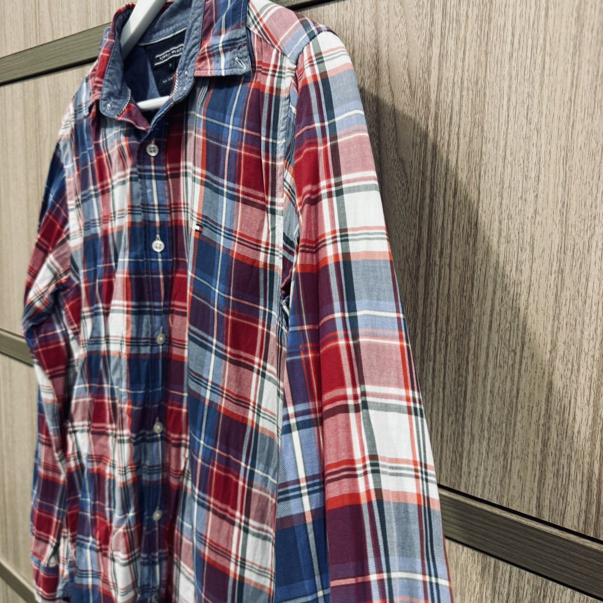 Tommy Hilfiger button up Shirt by Tommy Hilfiger Size US M / EU 48-50 / 2 - 3 Thumbnail