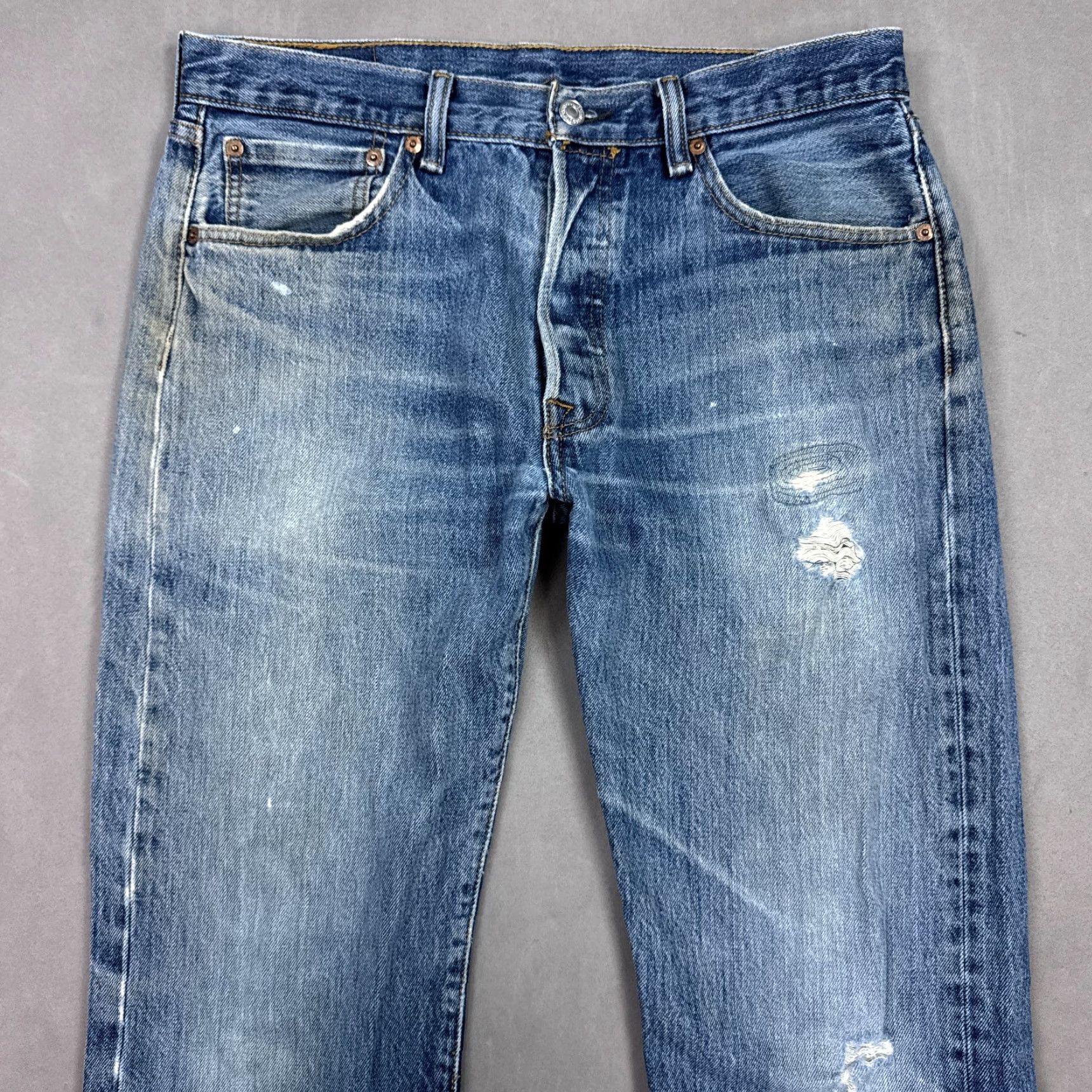 Levi's Levi's 501 Jeans Men 32x30 Blue Pant Button Fly Faded Thrash Repaired (Tag33x32) Size US 33 - 4 Thumbnail