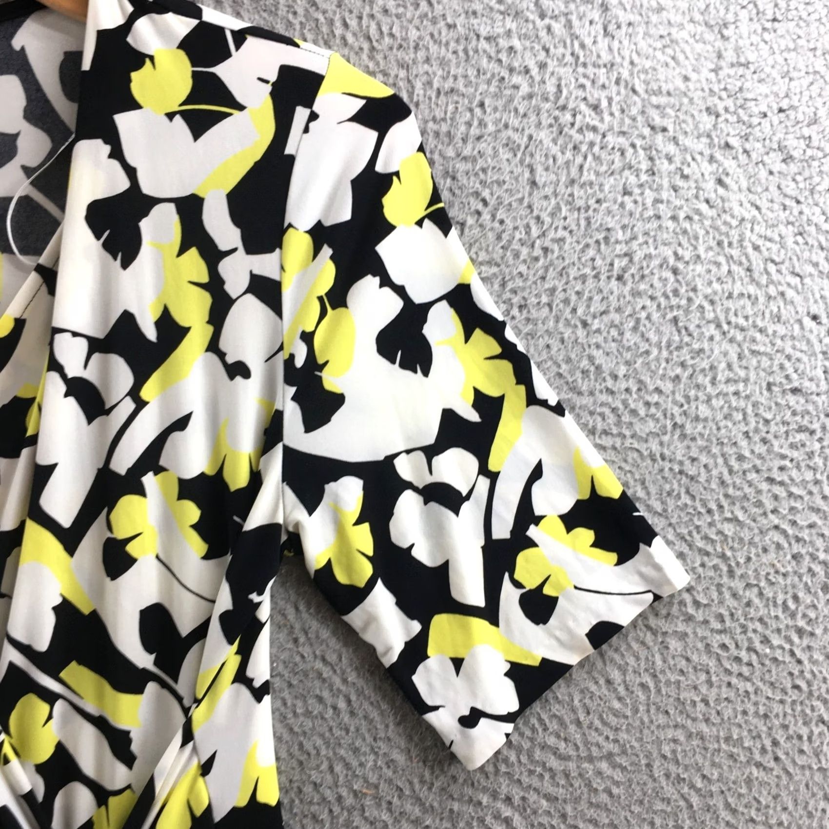 DKNY DKNY Dress Womens L Floral Yellow Black White Faux Wrap Ruched Elbow Sleeve Knee Length Casual Womens Size L / US 10 / IT 46 - 4 Thumbnail