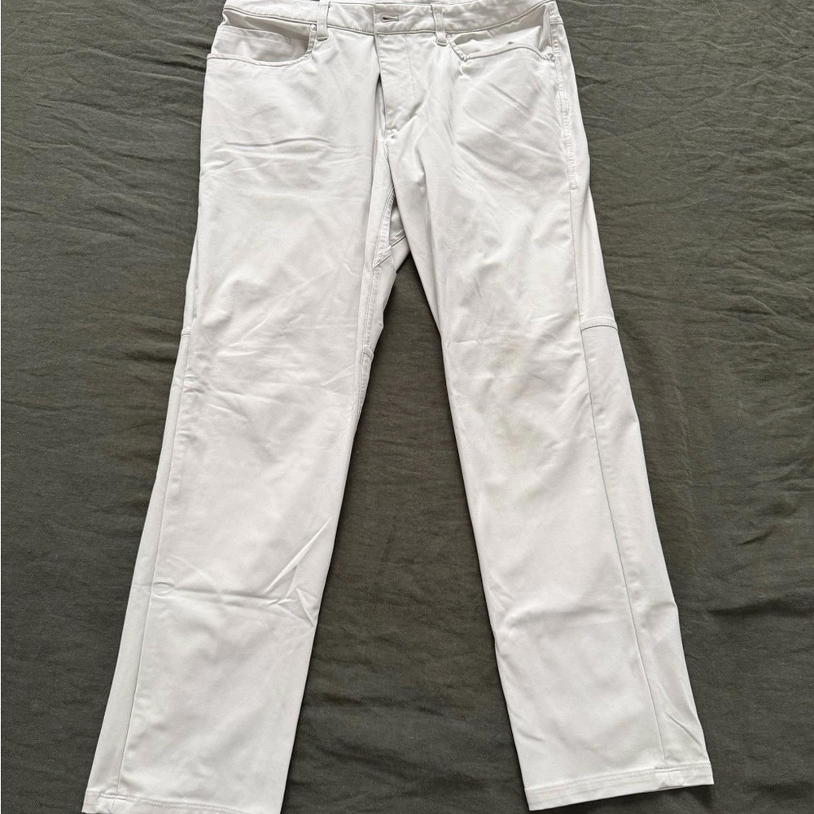 Lululemon Lululemon White Pants 32x29 Size US 32 / EU 48 - 1 Thumbnail