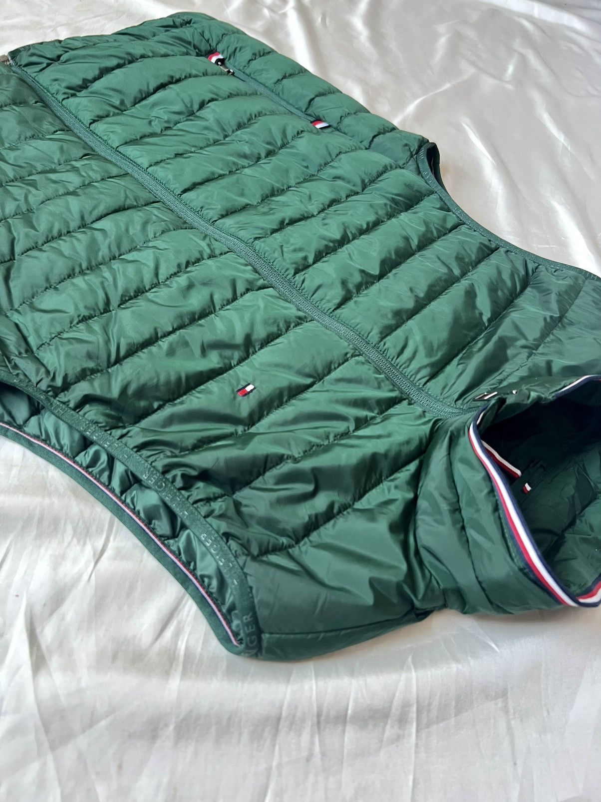 Tommy Hilfiger Tommy Hilfiger new w tags green puffer gilet packable - M Size US M / EU 48-50 / 2 - 3 Thumbnail
