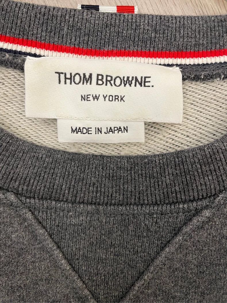 Thom Browne Thom browne Gray four-striped round-neck sweatshirt 2504-Ne Size US S / EU 44-46 / 1 - 6 Thumbnail