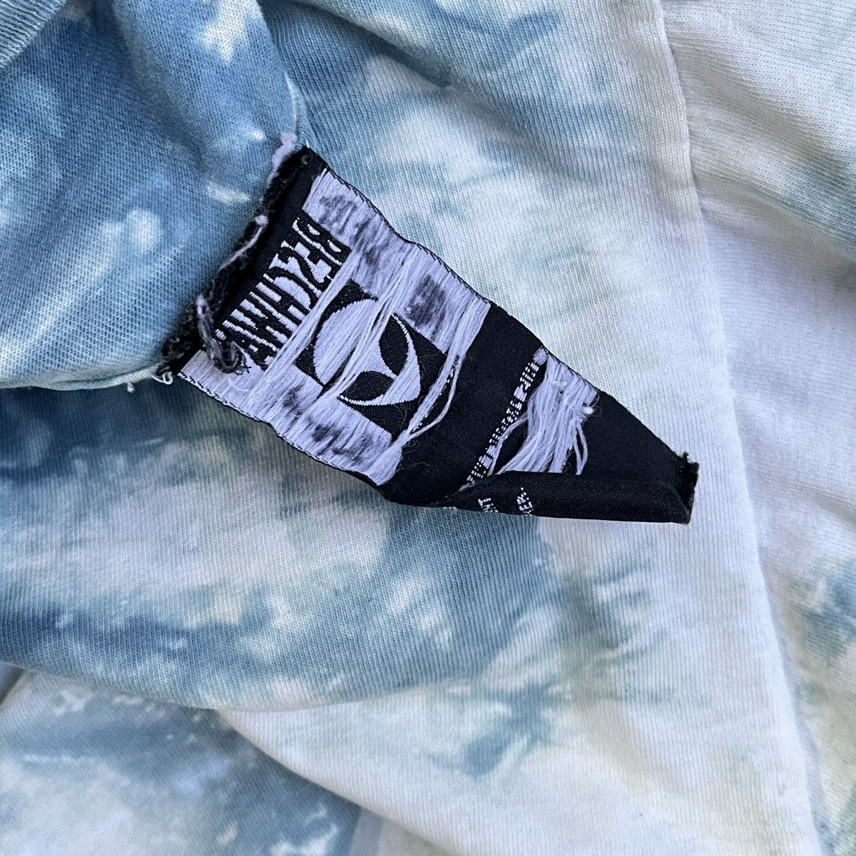 Alien Workshop Vintage Y2K BESCHWA Alien Bill Barker Distressed TShirt Size US L / EU 52-54 / 3 - 16 Thumbnail