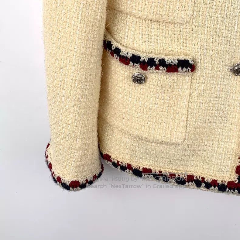 Chanel Chanel Beige wool round neck single-breasted long-sleeved Size XS / US 0-2 / IT 36-38 - 4 Thumbnail