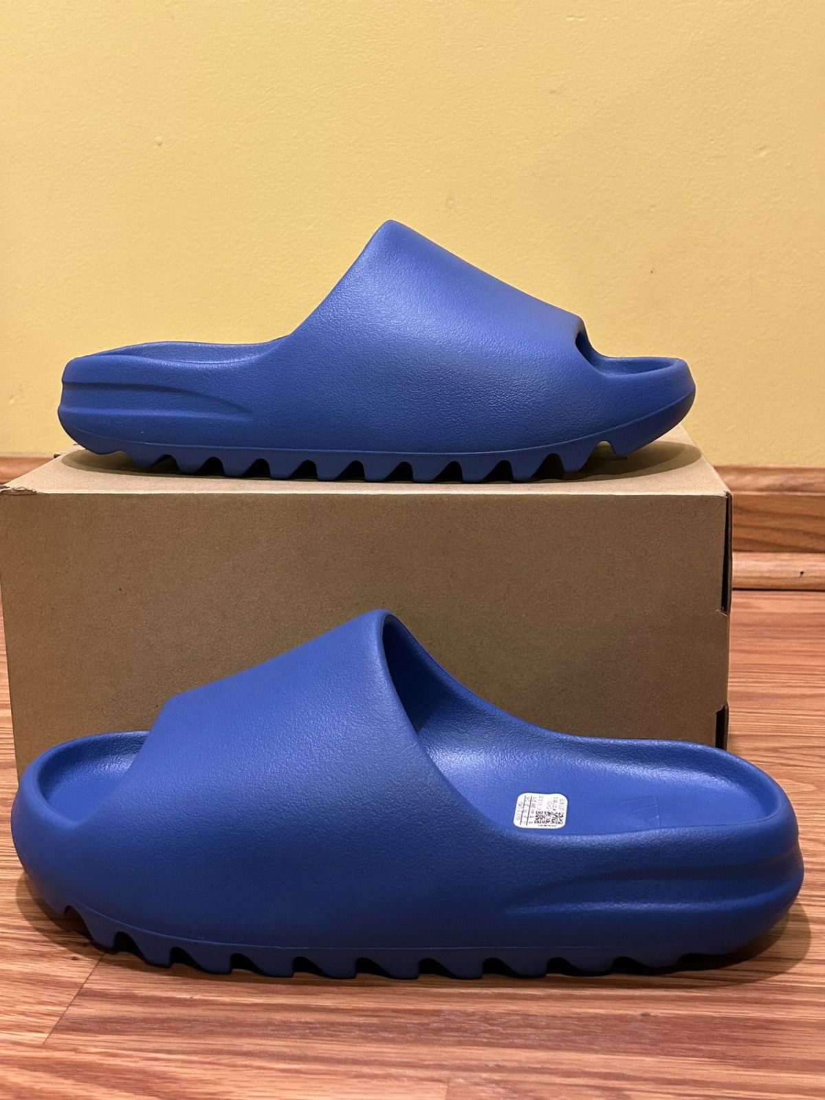 ADIDAS YEEZY SLIDE AZURE SIZE 10 ID4133 NEXT DAY SHIPPING