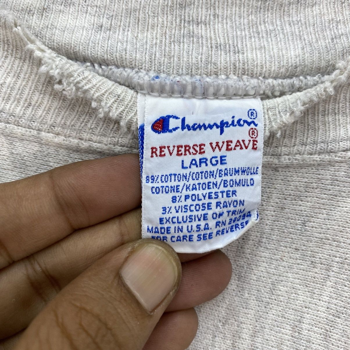 Champion 🌺Vintage Distressed Champion Reverse Weave Sweatshirt Size US M / EU 48-50 / 2 - 5 Thumbnail